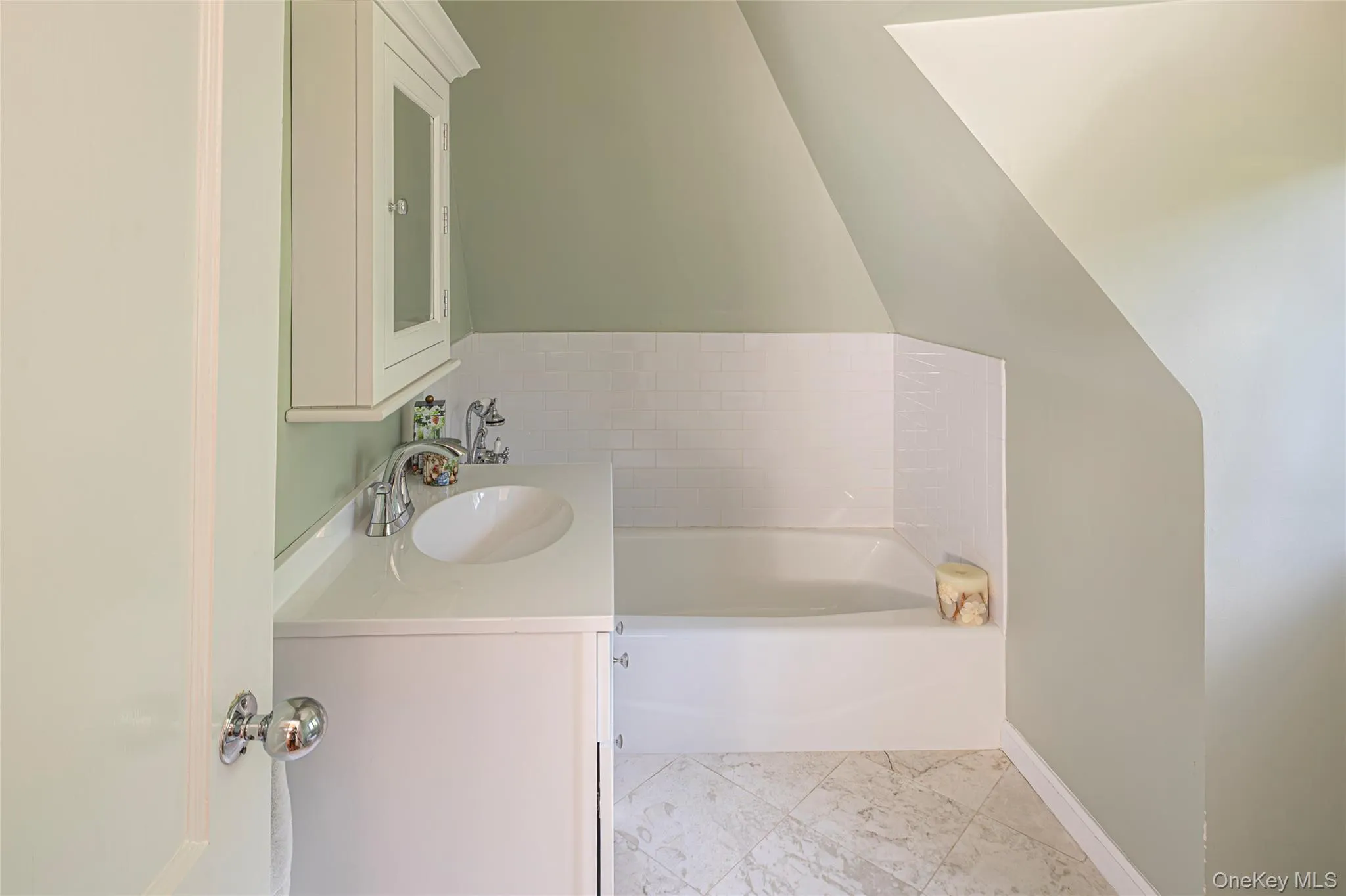 18 Hemlock Road, Eastchester, NY, 4 Bedrooms Bedrooms, 8 Rooms Rooms,3 BathroomsBathrooms,Residential,For Rent,Hemlock,0,1004671 18 Hemlock Road, Eastchester, NY, 4 Bedrooms Bedrooms, 8 Rooms Rooms,3 BathroomsBathrooms,Residential,For Rent,Hemlock,0,1004671