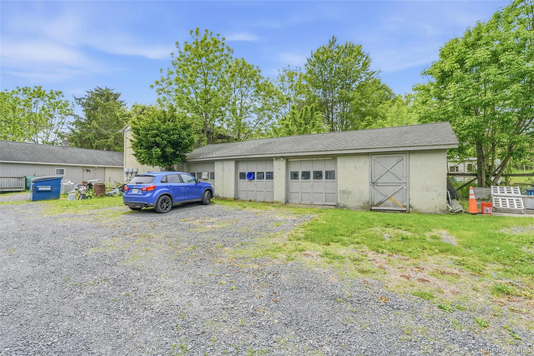 3 Car Garage, with Tack Room. 3 Car Garage, with Tack Room.