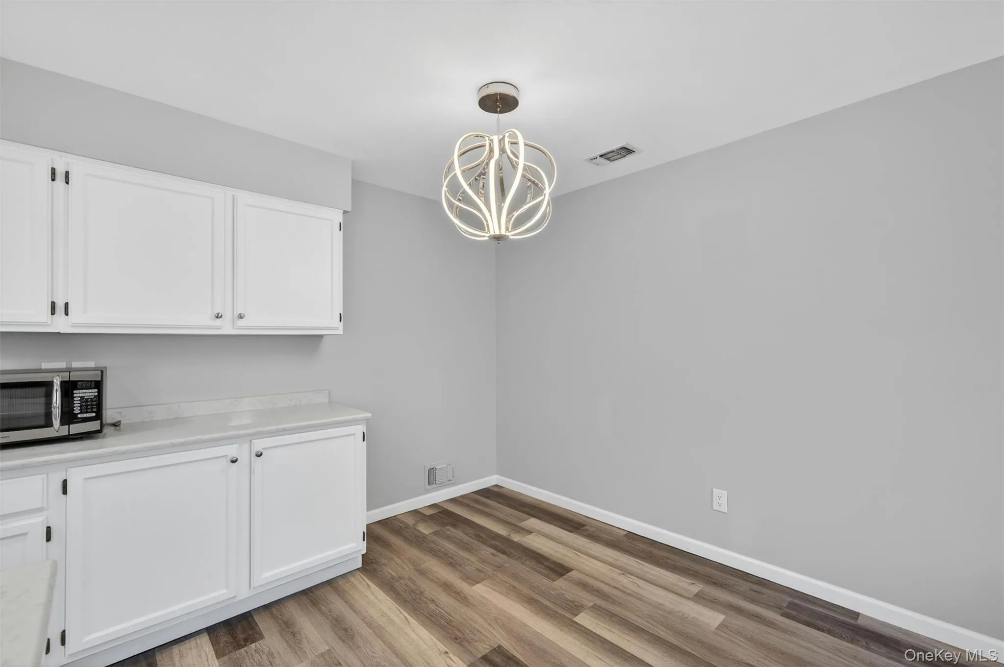 43 The Rise, Warwick (town), NY, 2 Bedrooms Bedrooms, 7 Rooms Rooms,1 BathroomBathrooms,Residential,For Rent,The Rise,0,1004677 43 The Rise, Warwick (town), NY, 2 Bedrooms Bedrooms, 7 Rooms Rooms,1 BathroomBathrooms,Residential,For Rent,The Rise,0,1004677