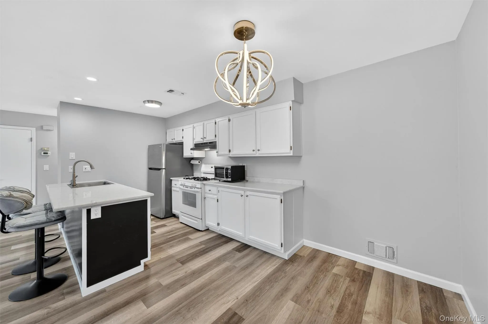 43 The Rise, Warwick (town), NY, 2 Bedrooms Bedrooms, 7 Rooms Rooms,1 BathroomBathrooms,Residential,For Rent,The Rise,0,1004677 43 The Rise, Warwick (town), NY, 2 Bedrooms Bedrooms, 7 Rooms Rooms,1 BathroomBathrooms,Residential,For Rent,The Rise,0,1004677