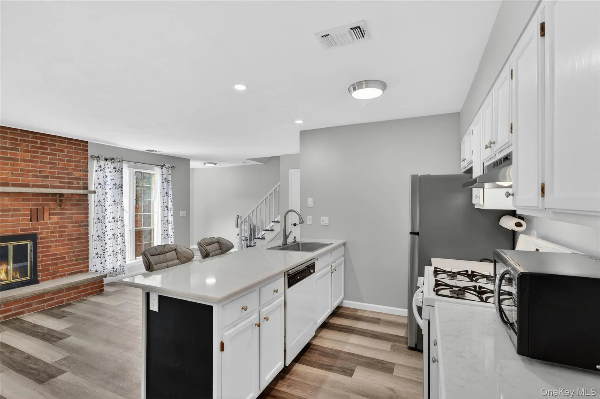 43 The Rise, Warwick (town), NY, 2 Bedrooms Bedrooms, 7 Rooms Rooms,1 BathroomBathrooms,Residential,For Rent,The Rise,0,1004677 43 The Rise, Warwick (town), NY, 2 Bedrooms Bedrooms, 7 Rooms Rooms,1 BathroomBathrooms,Residential,For Rent,The Rise,0,1004677