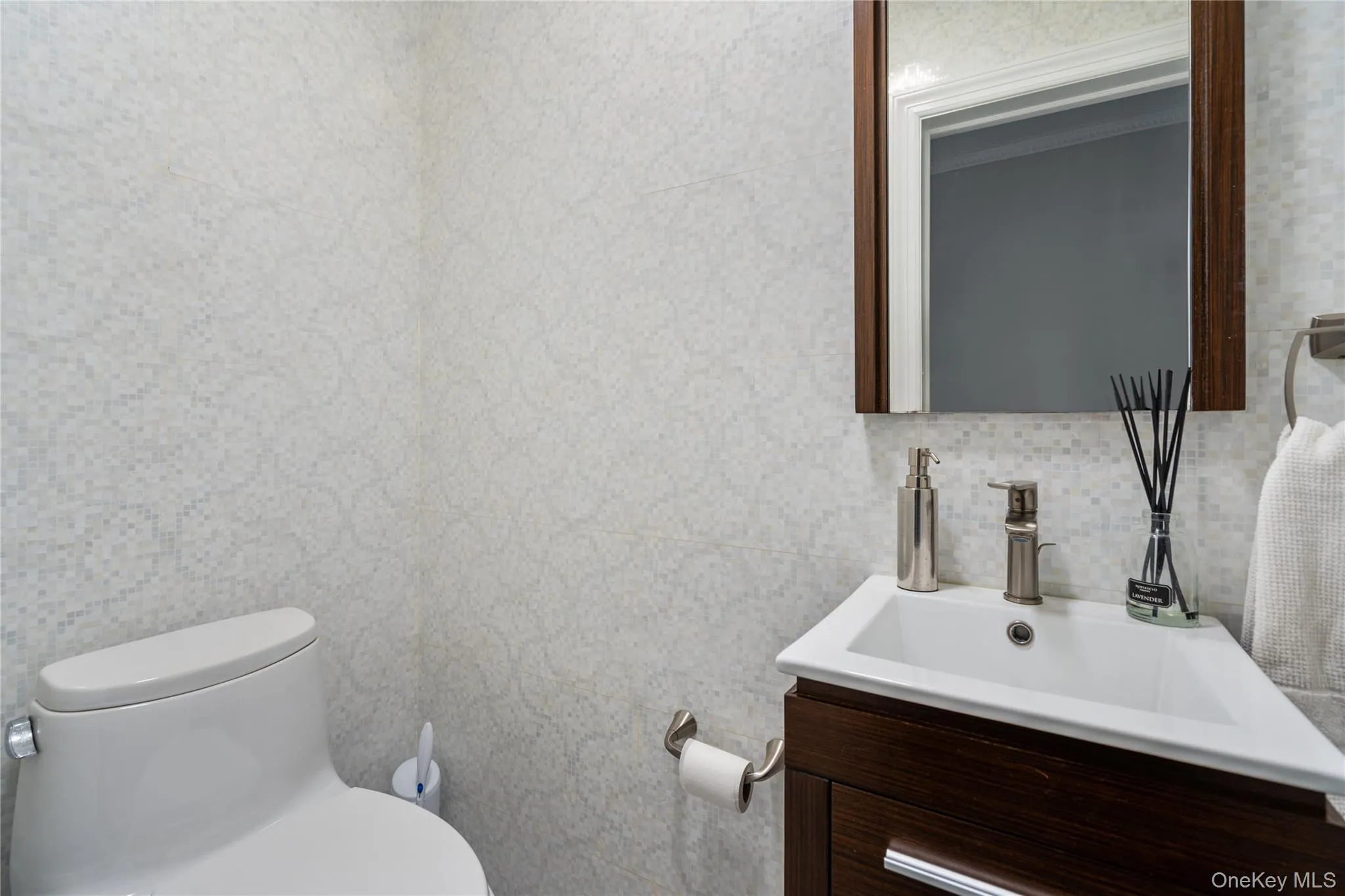 134 Wooleys Lane, North Hempstead, NY, 4 Bedrooms Bedrooms, 7 Rooms Rooms,2 BathroomsBathrooms,Residential,For Rent,Wooleys,0,1004681 134 Wooleys Lane, North Hempstead, NY, 4 Bedrooms Bedrooms, 7 Rooms Rooms,2 BathroomsBathrooms,Residential,For Rent,Wooleys,0,1004681