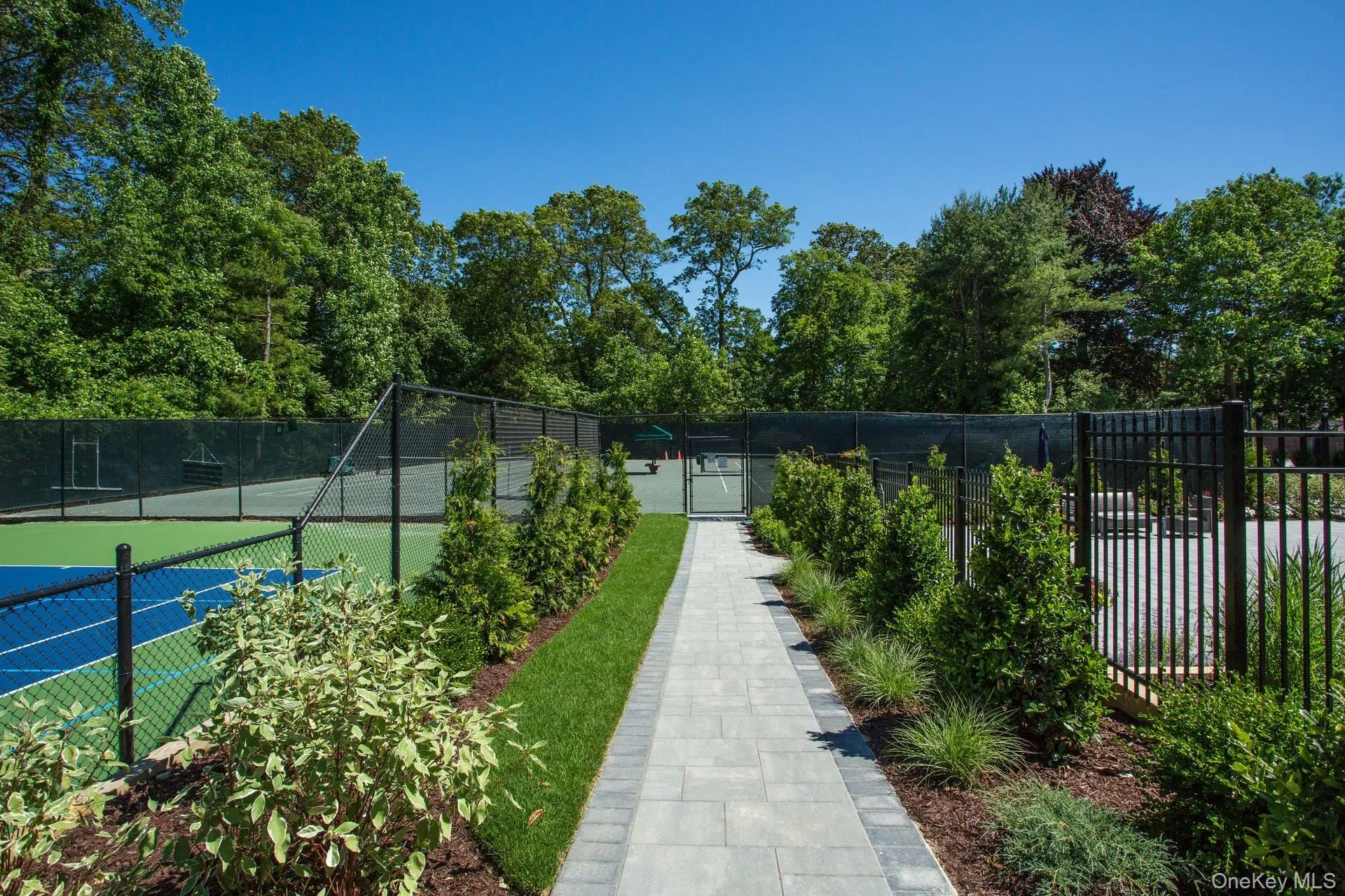 91 Duckpond Drive, North Hempstead, NY, 2 Bedrooms Bedrooms, 6 Rooms Rooms,2 BathroomsBathrooms,Residential Lease,For Rent,Duckpond,0,1004684 91 Duckpond Drive, North Hempstead, NY, 2 Bedrooms Bedrooms, 6 Rooms Rooms,2 BathroomsBathrooms,Residential Lease,For Rent,Duckpond,0,1004684