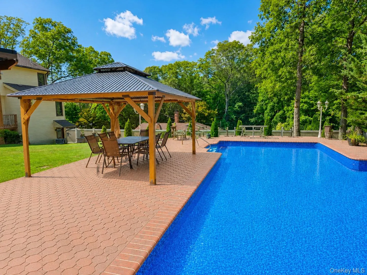 19 West Street, Brookhaven, NY, 4 Bedrooms Bedrooms, 13 Rooms Rooms,3 BathroomsBathrooms,Residential,For Rent,West,0,1004694 19 West Street, Brookhaven, NY, 4 Bedrooms Bedrooms, 13 Rooms Rooms,3 BathroomsBathrooms,Residential,For Rent,West,0,1004694