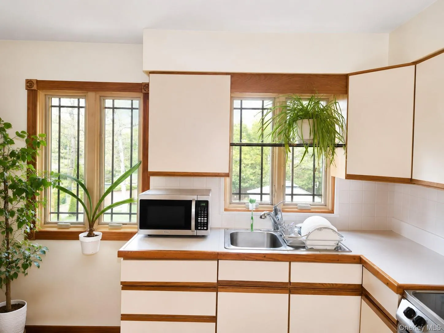 19 West Street, Brookhaven, NY, 4 Bedrooms Bedrooms, 13 Rooms Rooms,3 BathroomsBathrooms,Residential,For Rent,West,0,1004694 19 West Street, Brookhaven, NY, 4 Bedrooms Bedrooms, 13 Rooms Rooms,3 BathroomsBathrooms,Residential,For Rent,West,0,1004694