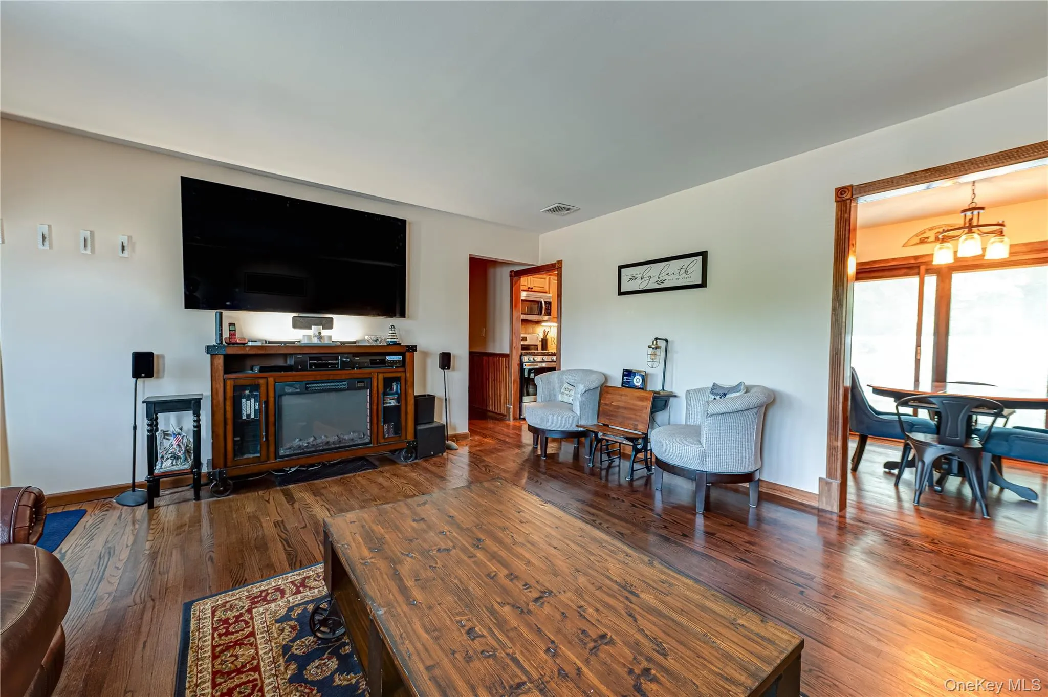 19 Buchanan Avenue, Babylon, NY, 3 Bedrooms Bedrooms, 6 Rooms Rooms,1 BathroomBathrooms,Residential,For Rent,Buchanan,0,1004696 19 Buchanan Avenue, Babylon, NY, 3 Bedrooms Bedrooms, 6 Rooms Rooms,1 BathroomBathrooms,Residential,For Rent,Buchanan,0,1004696