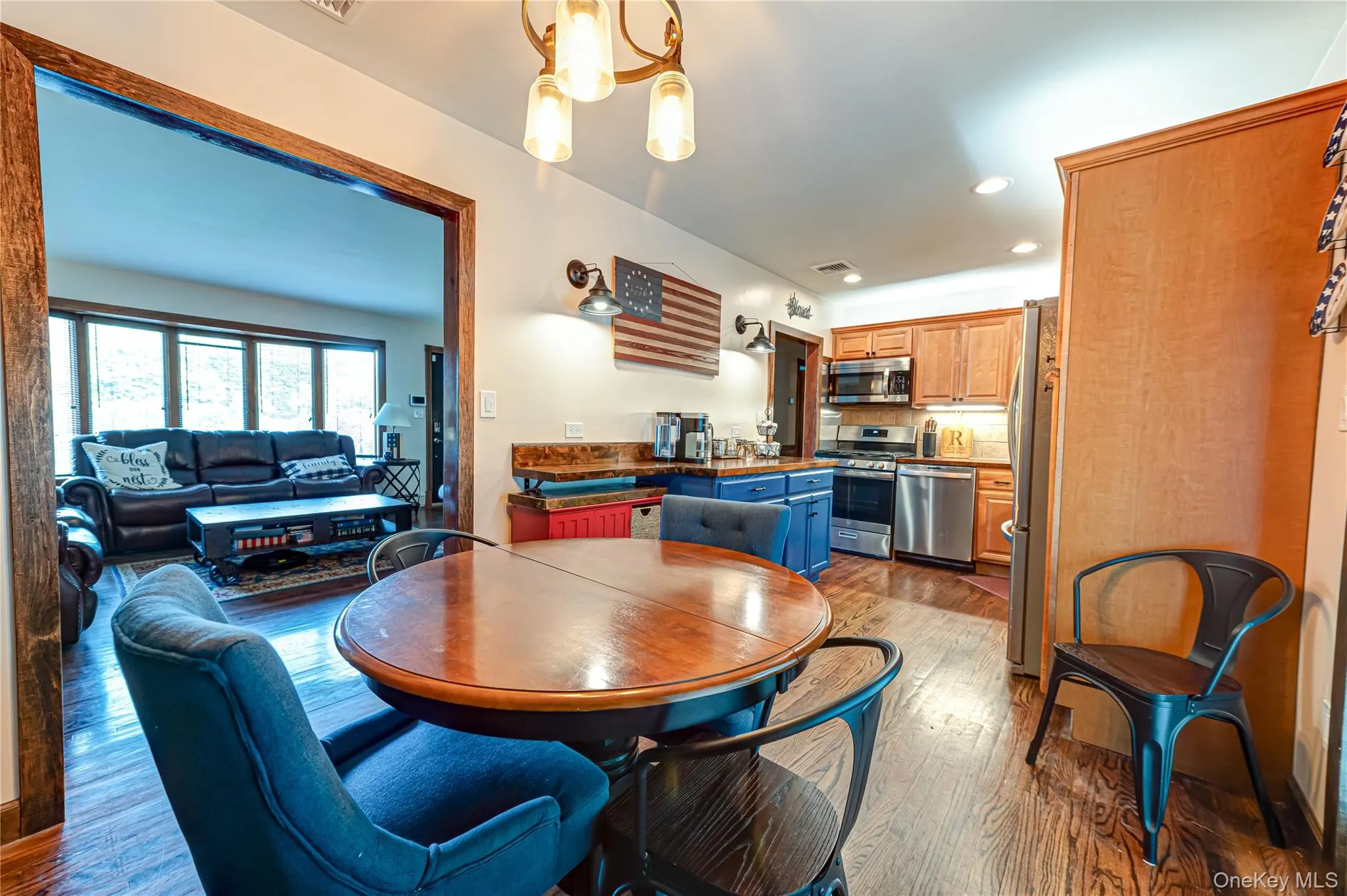 19 Buchanan Avenue, Babylon, NY, 3 Bedrooms Bedrooms, 6 Rooms Rooms,1 BathroomBathrooms,Residential,For Rent,Buchanan,0,1004696 19 Buchanan Avenue, Babylon, NY, 3 Bedrooms Bedrooms, 6 Rooms Rooms,1 BathroomBathrooms,Residential,For Rent,Buchanan,0,1004696