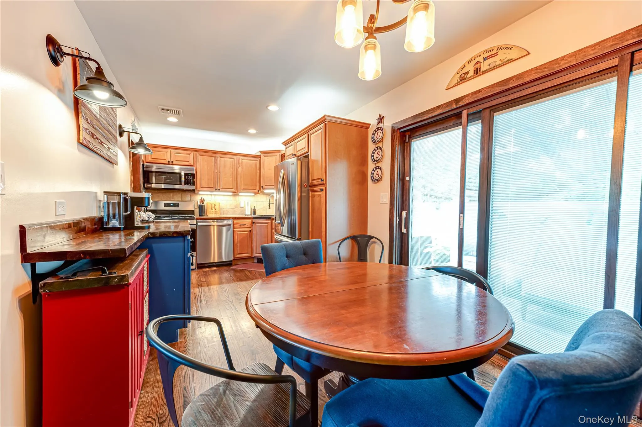 19 Buchanan Avenue, Babylon, NY, 3 Bedrooms Bedrooms, 6 Rooms Rooms,1 BathroomBathrooms,Residential,For Rent,Buchanan,0,1004696 19 Buchanan Avenue, Babylon, NY, 3 Bedrooms Bedrooms, 6 Rooms Rooms,1 BathroomBathrooms,Residential,For Rent,Buchanan,0,1004696