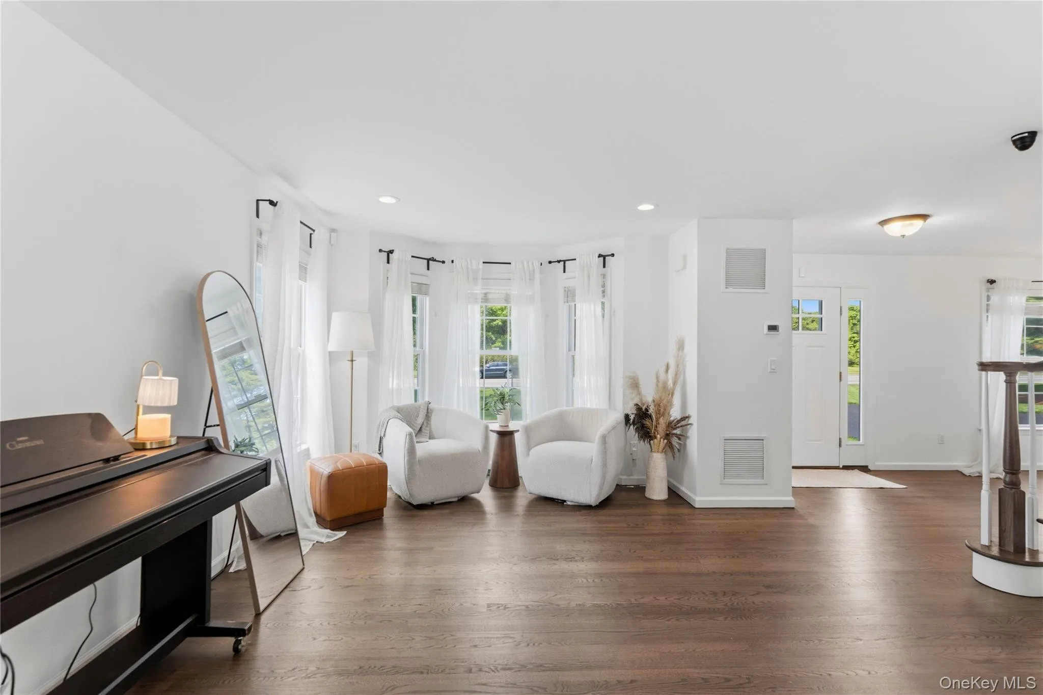 587 Blue Point Road, Brookhaven, NY, 4 Bedrooms Bedrooms, 7 Rooms Rooms,2 BathroomsBathrooms,Residential,For Rent,Blue Point,0,1004703 587 Blue Point Road, Brookhaven, NY, 4 Bedrooms Bedrooms, 7 Rooms Rooms,2 BathroomsBathrooms,Residential,For Rent,Blue Point,0,1004703