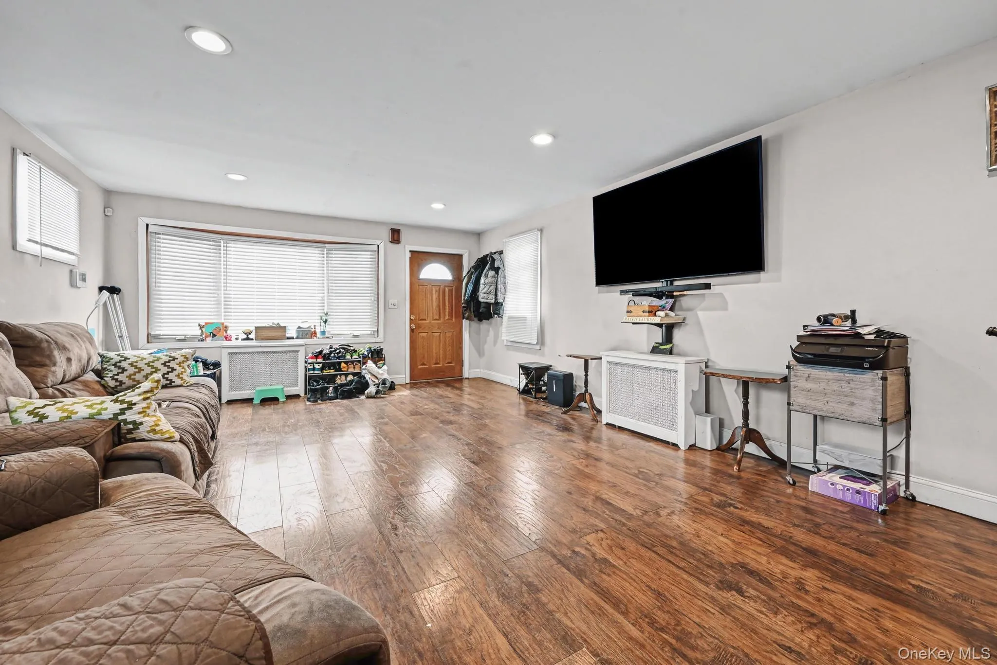 21609 115th Road, New York, NY, 3 Bedrooms Bedrooms, 10 Rooms Rooms,1 BathroomBathrooms,Residential,For Rent,115th,0,1004704 21609 115th Road, New York, NY, 3 Bedrooms Bedrooms, 10 Rooms Rooms,1 BathroomBathrooms,Residential,For Rent,115th,0,1004704