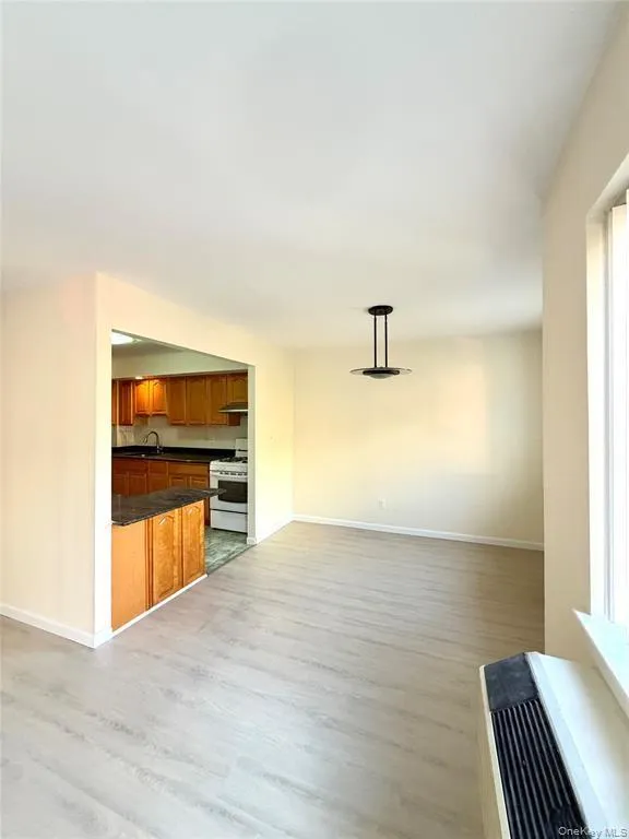 71-34 163rd Street, New York, NY, 3 Bedrooms Bedrooms, 5 Rooms Rooms,2 BathroomsBathrooms,Residential,For Rent,163rd,0,1004708 71-34 163rd Street, New York, NY, 3 Bedrooms Bedrooms, 5 Rooms Rooms,2 BathroomsBathrooms,Residential,For Rent,163rd,0,1004708