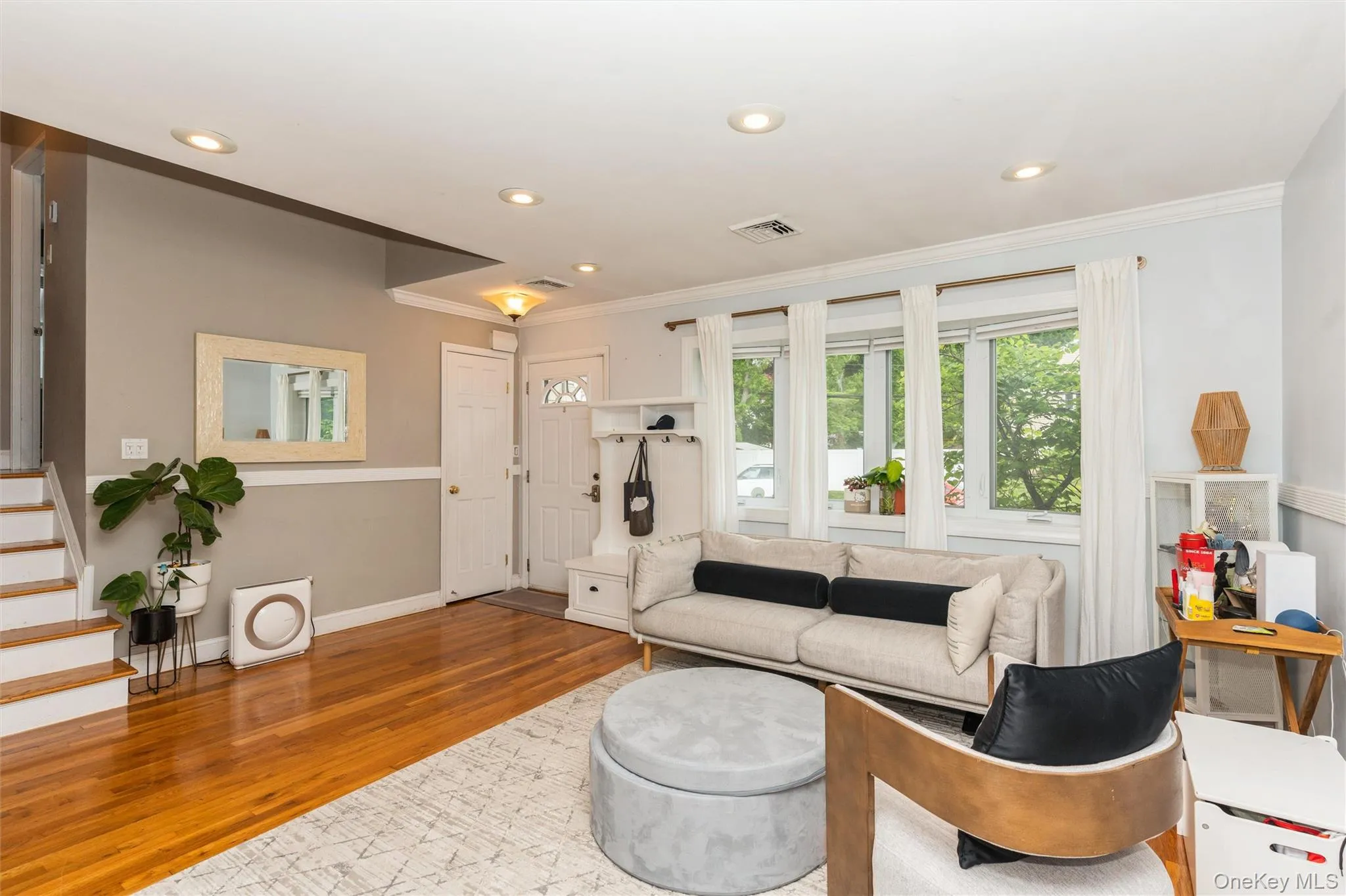 19 Fleetwood Avenue, Huntington, NY, 3 Bedrooms Bedrooms, 7 Rooms Rooms,2 BathroomsBathrooms,Residential,For Rent,Fleetwood,0,1004712 19 Fleetwood Avenue, Huntington, NY, 3 Bedrooms Bedrooms, 7 Rooms Rooms,2 BathroomsBathrooms,Residential,For Rent,Fleetwood,0,1004712