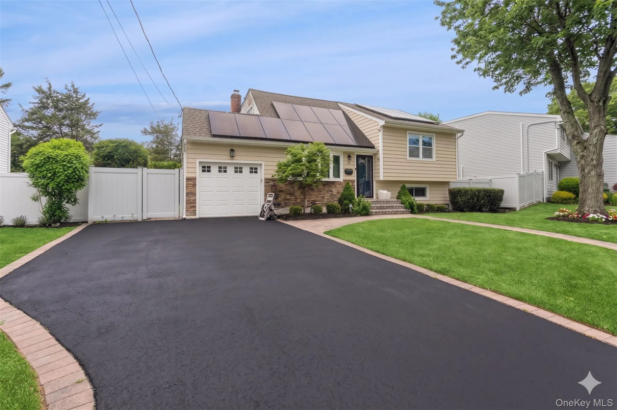 19 Fleetwood Avenue, Huntington, NY, 3 Bedrooms Bedrooms, 7 Rooms Rooms,2 BathroomsBathrooms,Residential,For Rent,Fleetwood,0,1004712 19 Fleetwood Avenue, Huntington, NY, 3 Bedrooms Bedrooms, 7 Rooms Rooms,2 BathroomsBathrooms,Residential,For Rent,Fleetwood,0,1004712