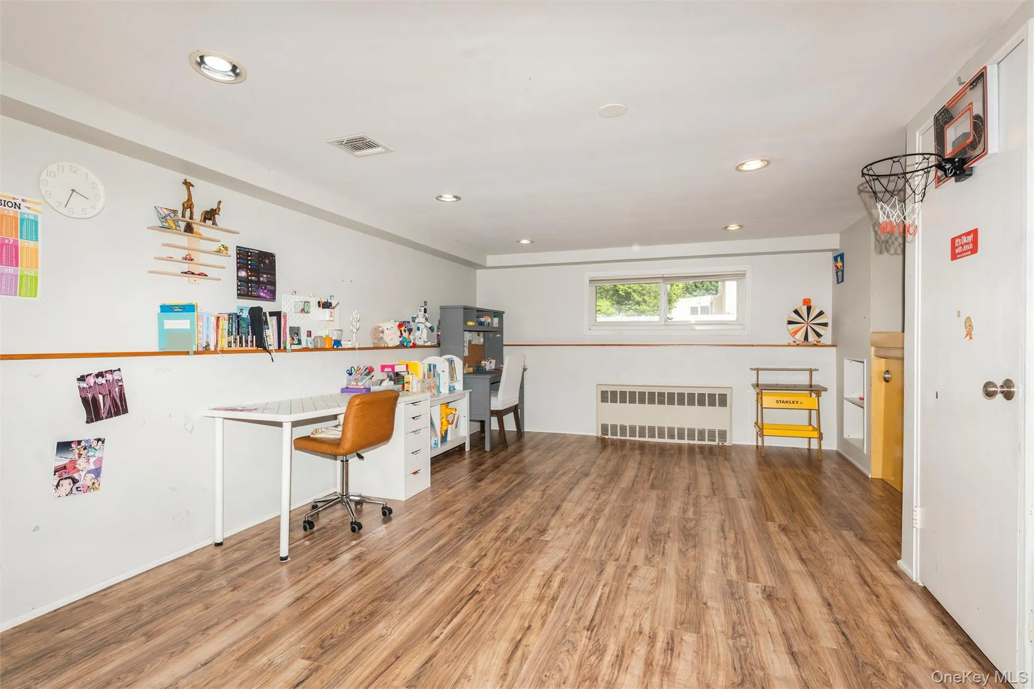 19 Fleetwood Avenue, Huntington, NY, 3 Bedrooms Bedrooms, 7 Rooms Rooms,2 BathroomsBathrooms,Residential,For Rent,Fleetwood,0,1004712 19 Fleetwood Avenue, Huntington, NY, 3 Bedrooms Bedrooms, 7 Rooms Rooms,2 BathroomsBathrooms,Residential,For Rent,Fleetwood,0,1004712