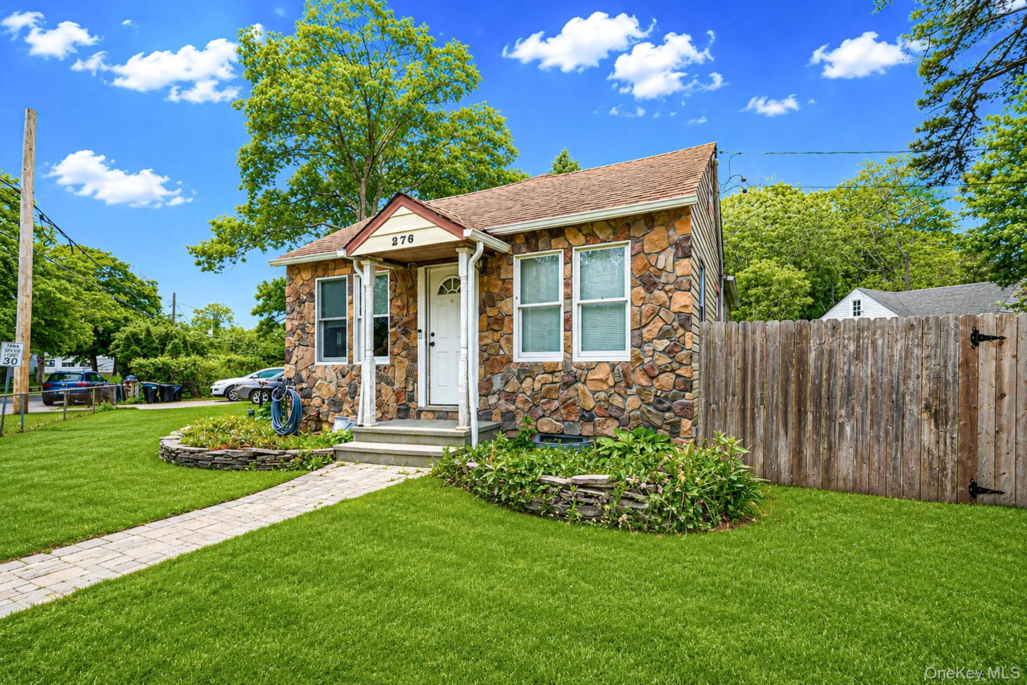 276 Dogwood Road, Brookhaven, NY, 2 Bedrooms Bedrooms, 4 Rooms Rooms,1 BathroomBathrooms,Residential,For Rent,Dogwood,0,1004714 276 Dogwood Road, Brookhaven, NY, 2 Bedrooms Bedrooms, 4 Rooms Rooms,1 BathroomBathrooms,Residential,For Rent,Dogwood,0,1004714