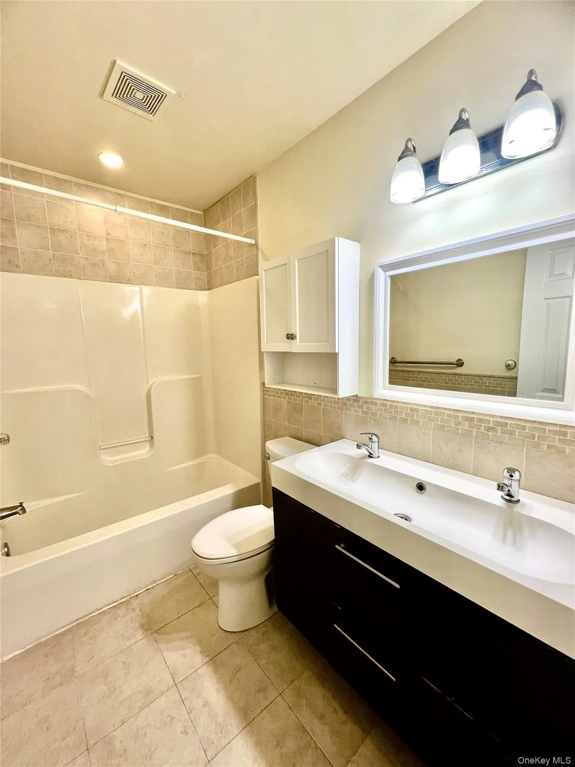 60 Peach Place, Middletown, NY, 3 Bedrooms Bedrooms, 12 Rooms Rooms,3 BathroomsBathrooms,Residential,For Rent,Peach,0,1004718 60 Peach Place, Middletown, NY, 3 Bedrooms Bedrooms, 12 Rooms Rooms,3 BathroomsBathrooms,Residential,For Rent,Peach,0,1004718