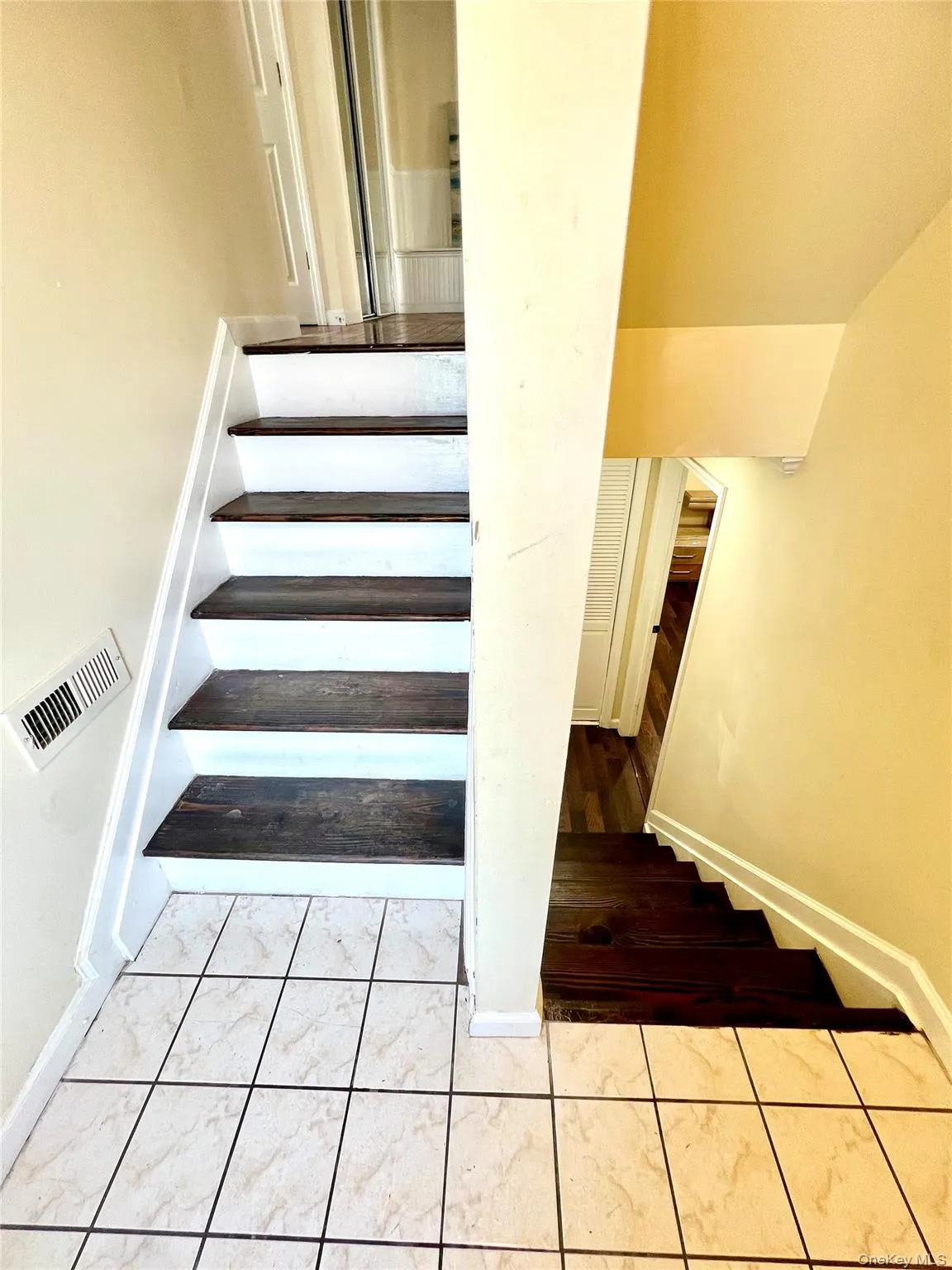 60 Peach Place, Middletown, NY, 3 Bedrooms Bedrooms, 12 Rooms Rooms,3 BathroomsBathrooms,Residential,For Rent,Peach,0,1004718 60 Peach Place, Middletown, NY, 3 Bedrooms Bedrooms, 12 Rooms Rooms,3 BathroomsBathrooms,Residential,For Rent,Peach,0,1004718