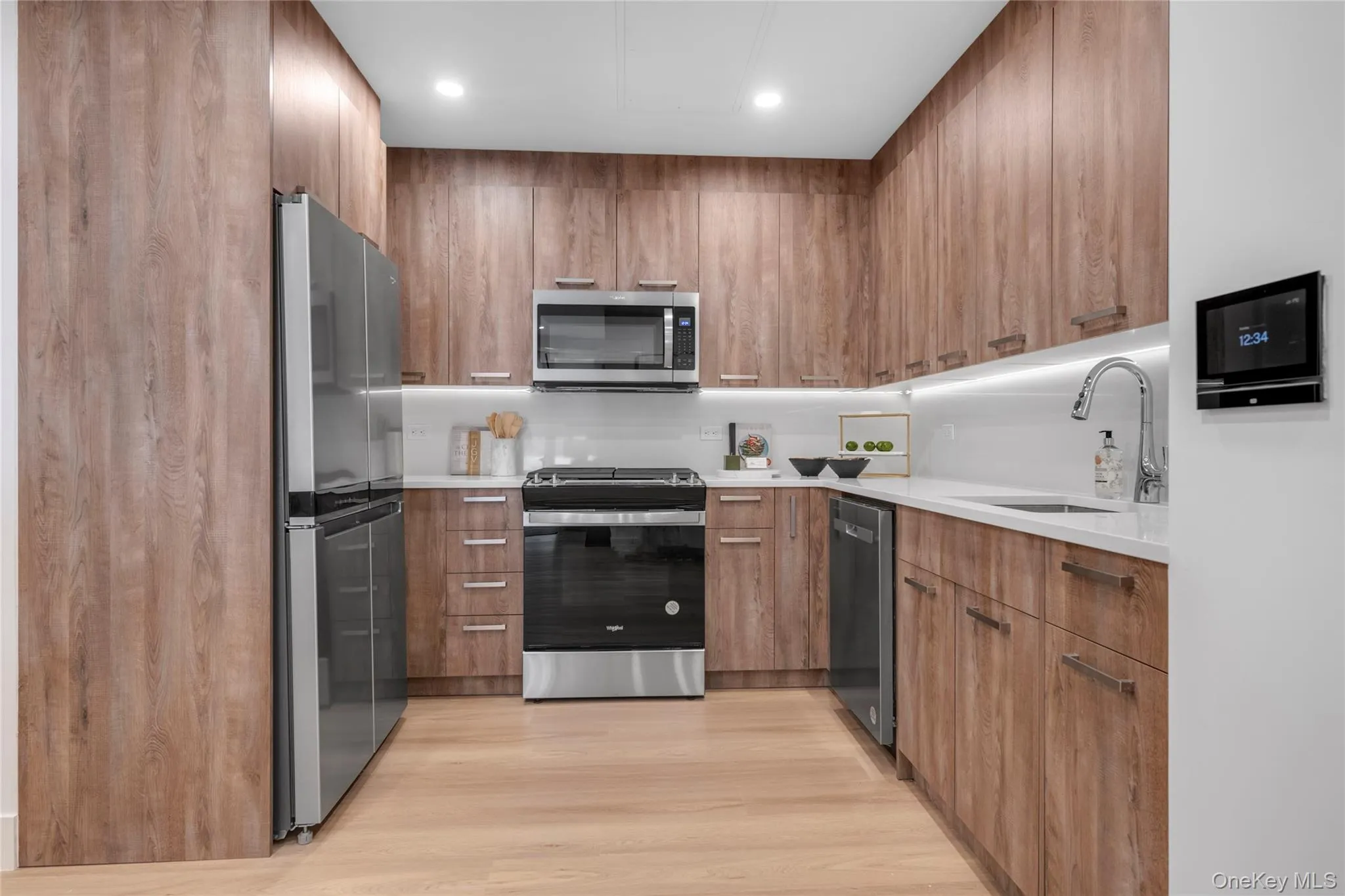 108 Middle Neck Road, North Hempstead, NY, 3 Bedrooms Bedrooms, 6 Rooms Rooms,2 BathroomsBathrooms,Residential Lease,For Rent,Middle Neck,0,1004735 108 Middle Neck Road, North Hempstead, NY, 3 Bedrooms Bedrooms, 6 Rooms Rooms,2 BathroomsBathrooms,Residential Lease,For Rent,Middle Neck,0,1004735