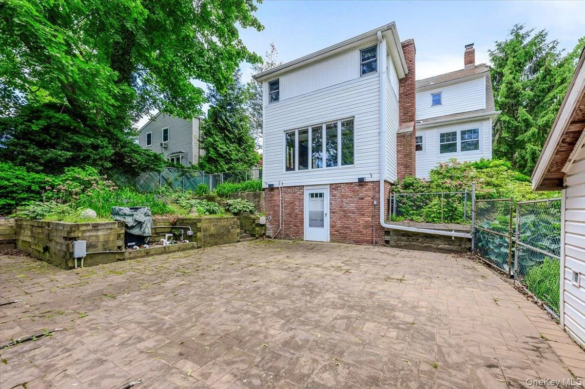 36 Seaview Avenue, Huntington, NY, 4 Bedrooms Bedrooms, 9 Rooms Rooms,2 BathroomsBathrooms,Residential,For Rent,Seaview,0,1004736 36 Seaview Avenue, Huntington, NY, 4 Bedrooms Bedrooms, 9 Rooms Rooms,2 BathroomsBathrooms,Residential,For Rent,Seaview,0,1004736