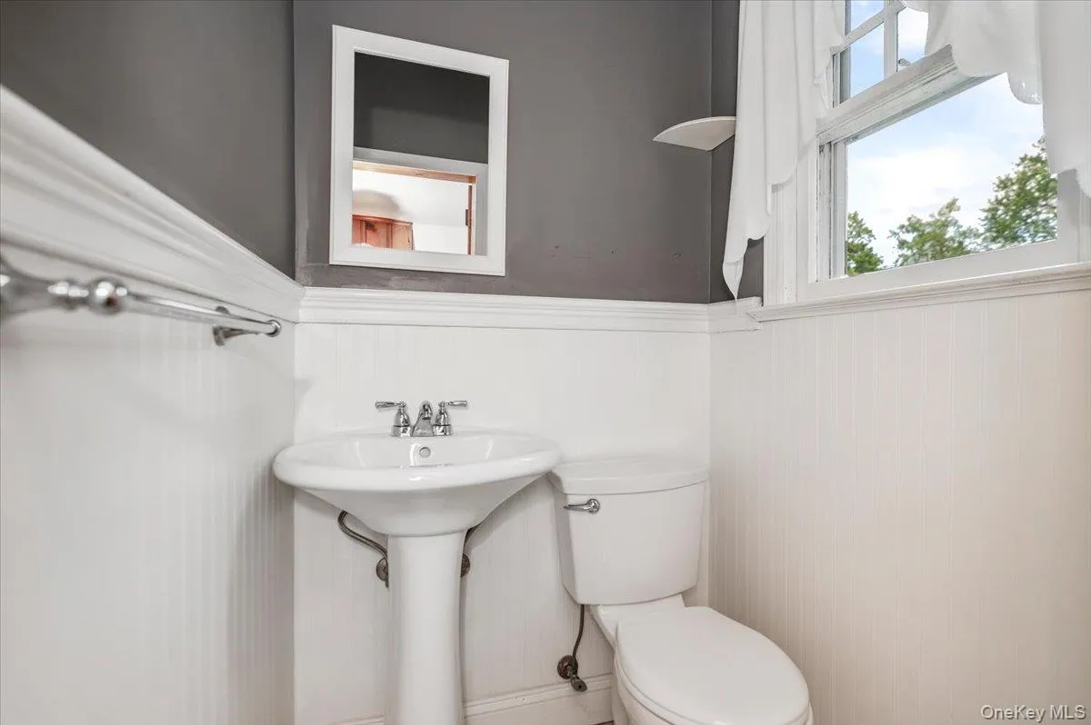 36 Seaview Avenue, Huntington, NY, 4 Bedrooms Bedrooms, 9 Rooms Rooms,2 BathroomsBathrooms,Residential,For Rent,Seaview,0,1004736 36 Seaview Avenue, Huntington, NY, 4 Bedrooms Bedrooms, 9 Rooms Rooms,2 BathroomsBathrooms,Residential,For Rent,Seaview,0,1004736
