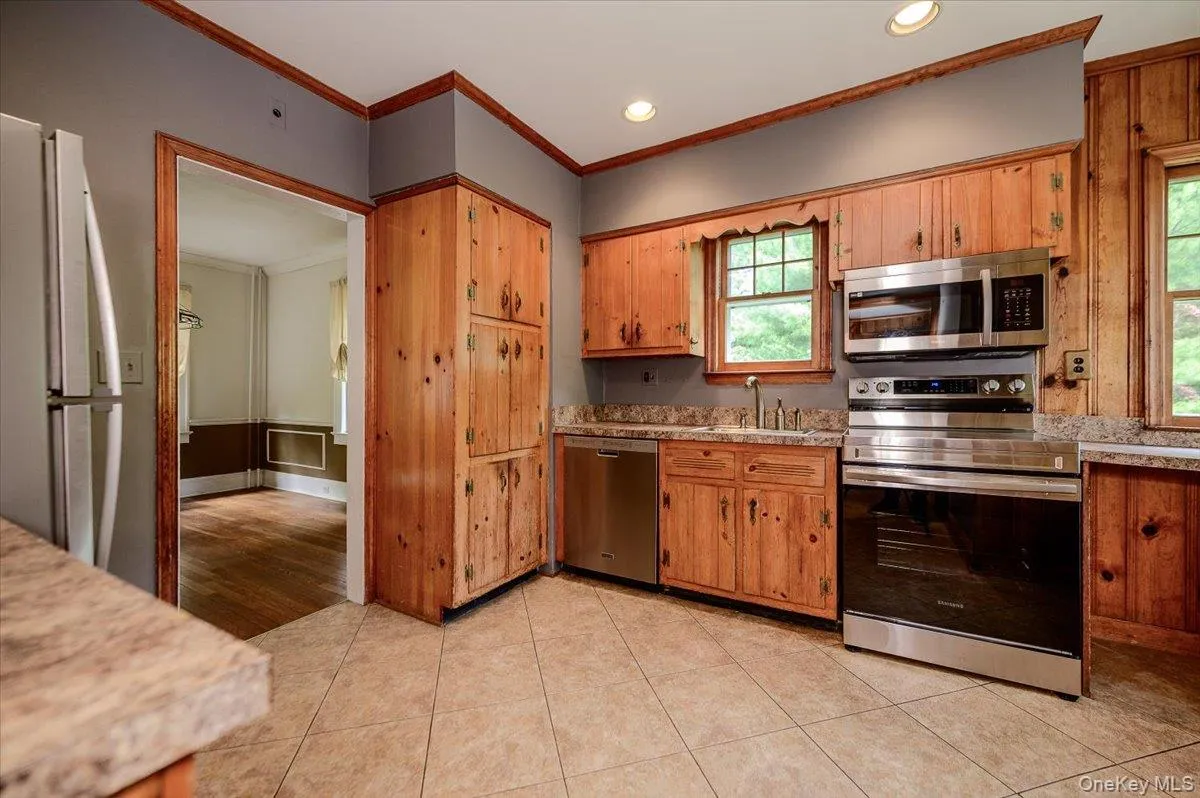 36 Seaview Avenue, Huntington, NY, 4 Bedrooms Bedrooms, 9 Rooms Rooms,2 BathroomsBathrooms,Residential,For Rent,Seaview,0,1004736 36 Seaview Avenue, Huntington, NY, 4 Bedrooms Bedrooms, 9 Rooms Rooms,2 BathroomsBathrooms,Residential,For Rent,Seaview,0,1004736