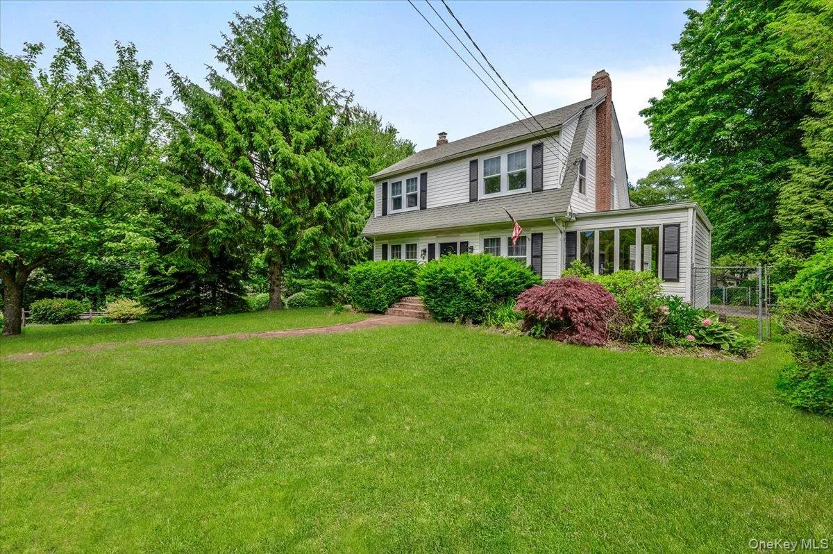 36 Seaview Avenue, Huntington, NY, 4 Bedrooms Bedrooms, 9 Rooms Rooms,2 BathroomsBathrooms,Residential,For Rent,Seaview,0,1004736 36 Seaview Avenue, Huntington, NY, 4 Bedrooms Bedrooms, 9 Rooms Rooms,2 BathroomsBathrooms,Residential,For Rent,Seaview,0,1004736