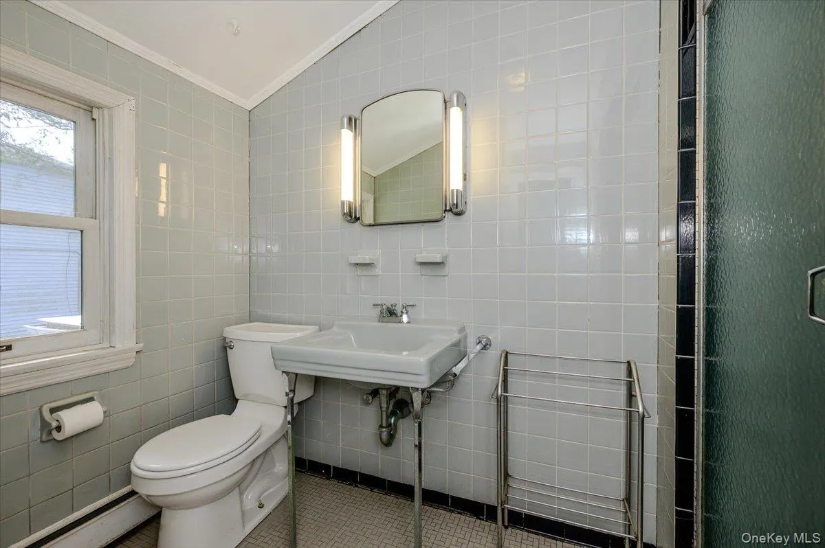 36 Seaview Avenue, Huntington, NY, 4 Bedrooms Bedrooms, 9 Rooms Rooms,2 BathroomsBathrooms,Residential,For Rent,Seaview,0,1004736 36 Seaview Avenue, Huntington, NY, 4 Bedrooms Bedrooms, 9 Rooms Rooms,2 BathroomsBathrooms,Residential,For Rent,Seaview,0,1004736