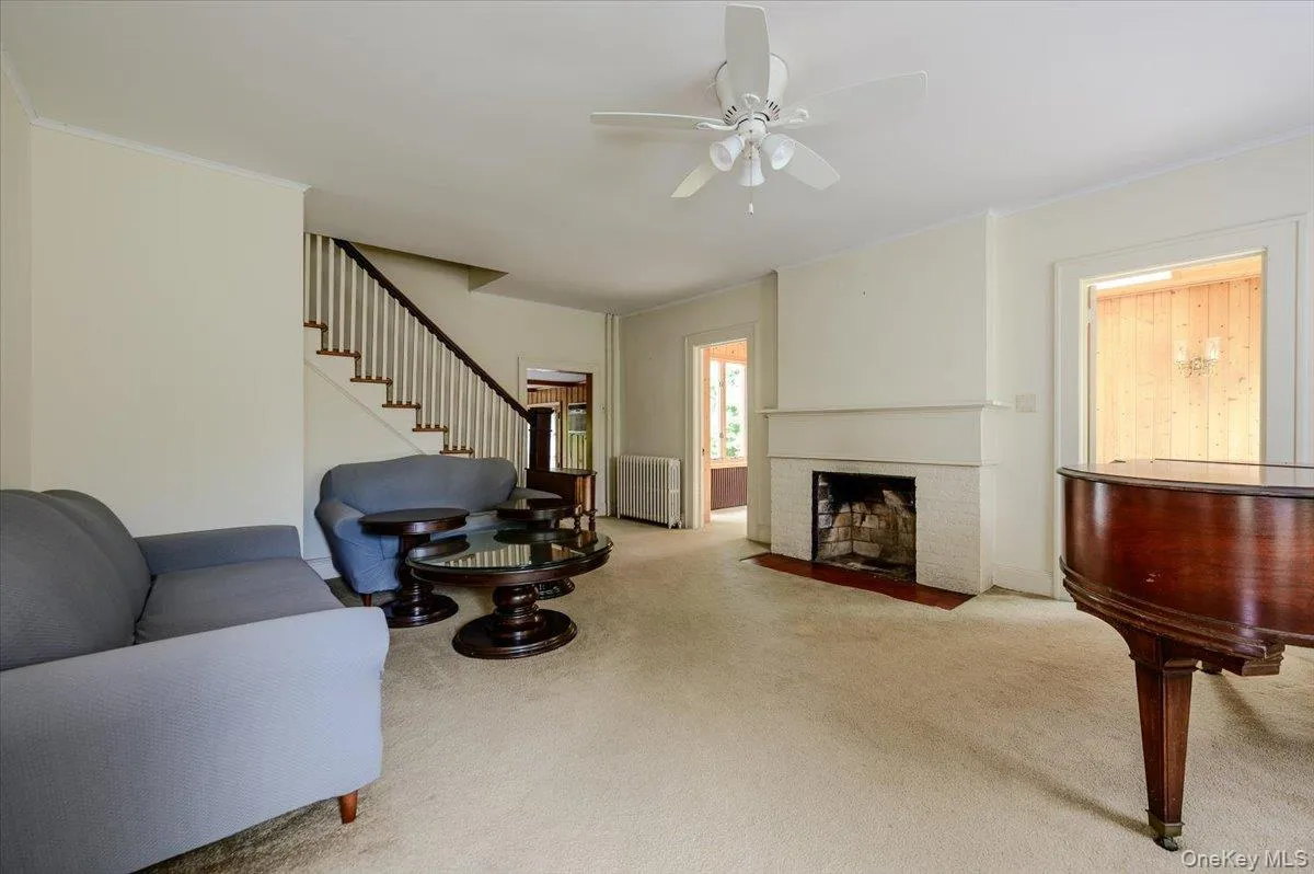 36 Seaview Avenue, Huntington, NY, 4 Bedrooms Bedrooms, 9 Rooms Rooms,2 BathroomsBathrooms,Residential,For Rent,Seaview,0,1004736 36 Seaview Avenue, Huntington, NY, 4 Bedrooms Bedrooms, 9 Rooms Rooms,2 BathroomsBathrooms,Residential,For Rent,Seaview,0,1004736