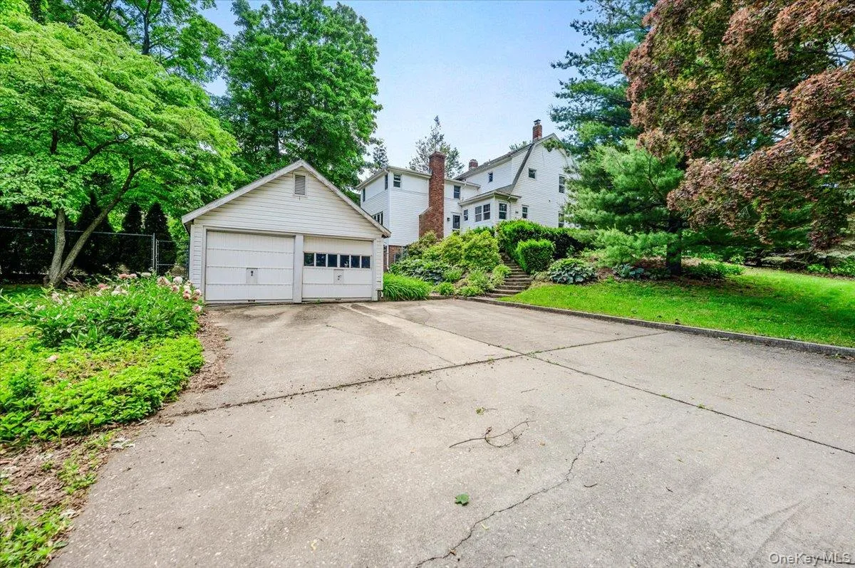 36 Seaview Avenue, Huntington, NY, 4 Bedrooms Bedrooms, 9 Rooms Rooms,2 BathroomsBathrooms,Residential,For Rent,Seaview,0,1004736 36 Seaview Avenue, Huntington, NY, 4 Bedrooms Bedrooms, 9 Rooms Rooms,2 BathroomsBathrooms,Residential,For Rent,Seaview,0,1004736