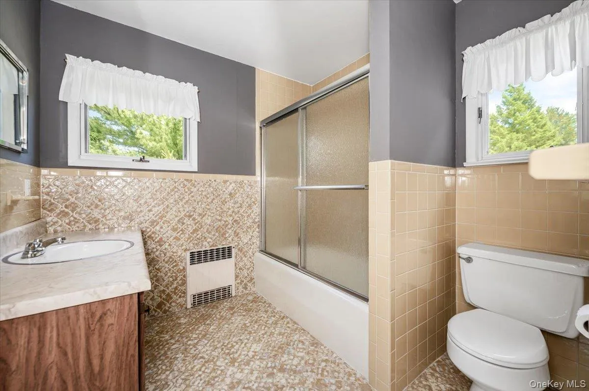 36 Seaview Avenue, Huntington, NY, 4 Bedrooms Bedrooms, 9 Rooms Rooms,2 BathroomsBathrooms,Residential,For Rent,Seaview,0,1004736 36 Seaview Avenue, Huntington, NY, 4 Bedrooms Bedrooms, 9 Rooms Rooms,2 BathroomsBathrooms,Residential,For Rent,Seaview,0,1004736