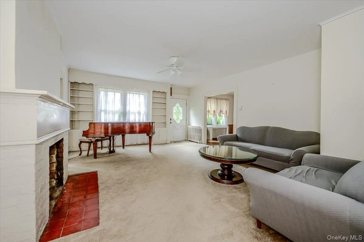 36 Seaview Avenue, Huntington, NY, 4 Bedrooms Bedrooms, 9 Rooms Rooms,2 BathroomsBathrooms,Residential,For Rent,Seaview,0,1004736 36 Seaview Avenue, Huntington, NY, 4 Bedrooms Bedrooms, 9 Rooms Rooms,2 BathroomsBathrooms,Residential,For Rent,Seaview,0,1004736