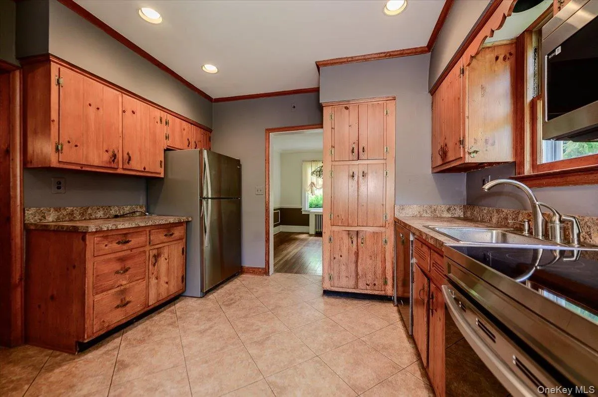 36 Seaview Avenue, Huntington, NY, 4 Bedrooms Bedrooms, 9 Rooms Rooms,2 BathroomsBathrooms,Residential,For Rent,Seaview,0,1004736 36 Seaview Avenue, Huntington, NY, 4 Bedrooms Bedrooms, 9 Rooms Rooms,2 BathroomsBathrooms,Residential,For Rent,Seaview,0,1004736