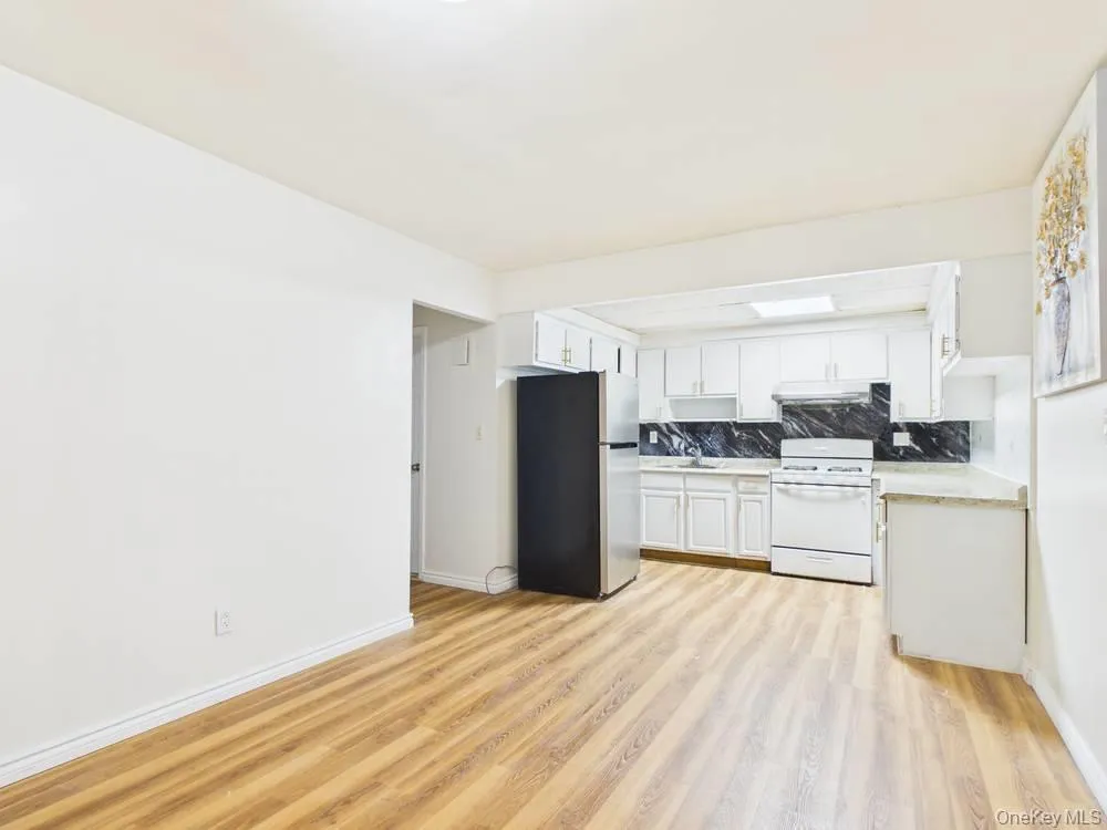 10124 78th Street, New York, NY, 3 Bedrooms Bedrooms, 6 Rooms Rooms,1 BathroomBathrooms,Residential Lease,For Rent,78th,0,1004739 10124 78th Street, New York, NY, 3 Bedrooms Bedrooms, 6 Rooms Rooms,1 BathroomBathrooms,Residential Lease,For Rent,78th,0,1004739