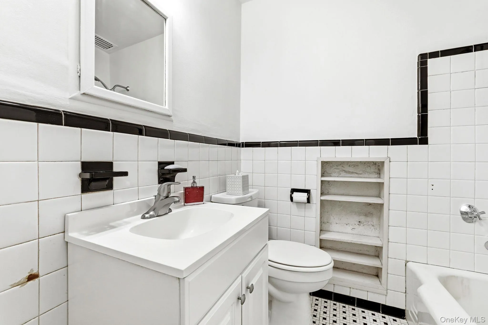 22 Alden Place, Mount Vernon, NY, 1 Bedroom Bedrooms, 2 Rooms Rooms,1 BathroomBathrooms,Residential,For Rent,Alden Place,0,1004741 22 Alden Place, Mount Vernon, NY, 1 Bedroom Bedrooms, 2 Rooms Rooms,1 BathroomBathrooms,Residential,For Rent,Alden Place,0,1004741