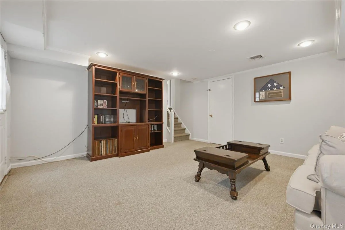 17 Avon Road, Oyster Bay, NY, 3 Bedrooms Bedrooms, 8 Rooms Rooms,3 BathroomsBathrooms,Residential,For Rent,Avon,0,1004743 17 Avon Road, Oyster Bay, NY, 3 Bedrooms Bedrooms, 8 Rooms Rooms,3 BathroomsBathrooms,Residential,For Rent,Avon,0,1004743