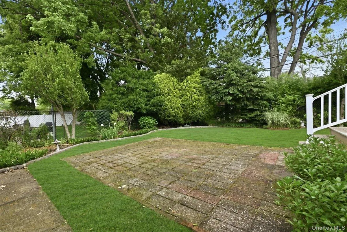 17 Avon Road, Oyster Bay, NY, 3 Bedrooms Bedrooms, 8 Rooms Rooms,3 BathroomsBathrooms,Residential,For Rent,Avon,0,1004743 17 Avon Road, Oyster Bay, NY, 3 Bedrooms Bedrooms, 8 Rooms Rooms,3 BathroomsBathrooms,Residential,For Rent,Avon,0,1004743