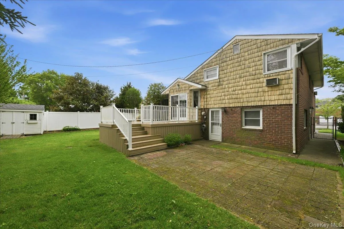 17 Avon Road, Oyster Bay, NY, 3 Bedrooms Bedrooms, 8 Rooms Rooms,3 BathroomsBathrooms,Residential,For Rent,Avon,0,1004743 17 Avon Road, Oyster Bay, NY, 3 Bedrooms Bedrooms, 8 Rooms Rooms,3 BathroomsBathrooms,Residential,For Rent,Avon,0,1004743