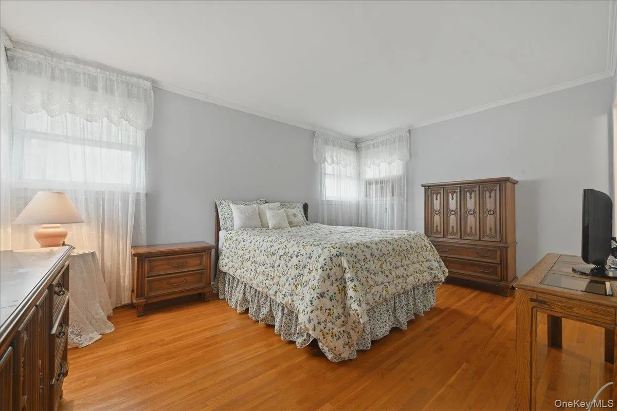 17 Avon Road, Oyster Bay, NY, 3 Bedrooms Bedrooms, 8 Rooms Rooms,3 BathroomsBathrooms,Residential,For Rent,Avon,0,1004743 17 Avon Road, Oyster Bay, NY, 3 Bedrooms Bedrooms, 8 Rooms Rooms,3 BathroomsBathrooms,Residential,For Rent,Avon,0,1004743