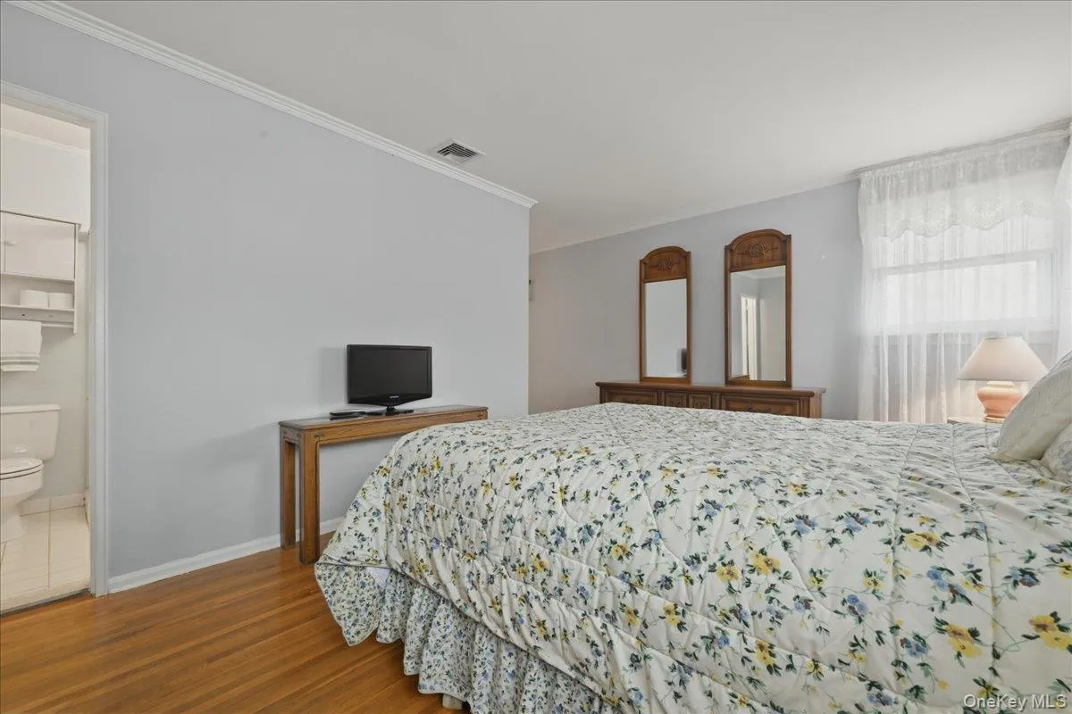 17 Avon Road, Oyster Bay, NY, 3 Bedrooms Bedrooms, 8 Rooms Rooms,3 BathroomsBathrooms,Residential,For Rent,Avon,0,1004743 17 Avon Road, Oyster Bay, NY, 3 Bedrooms Bedrooms, 8 Rooms Rooms,3 BathroomsBathrooms,Residential,For Rent,Avon,0,1004743