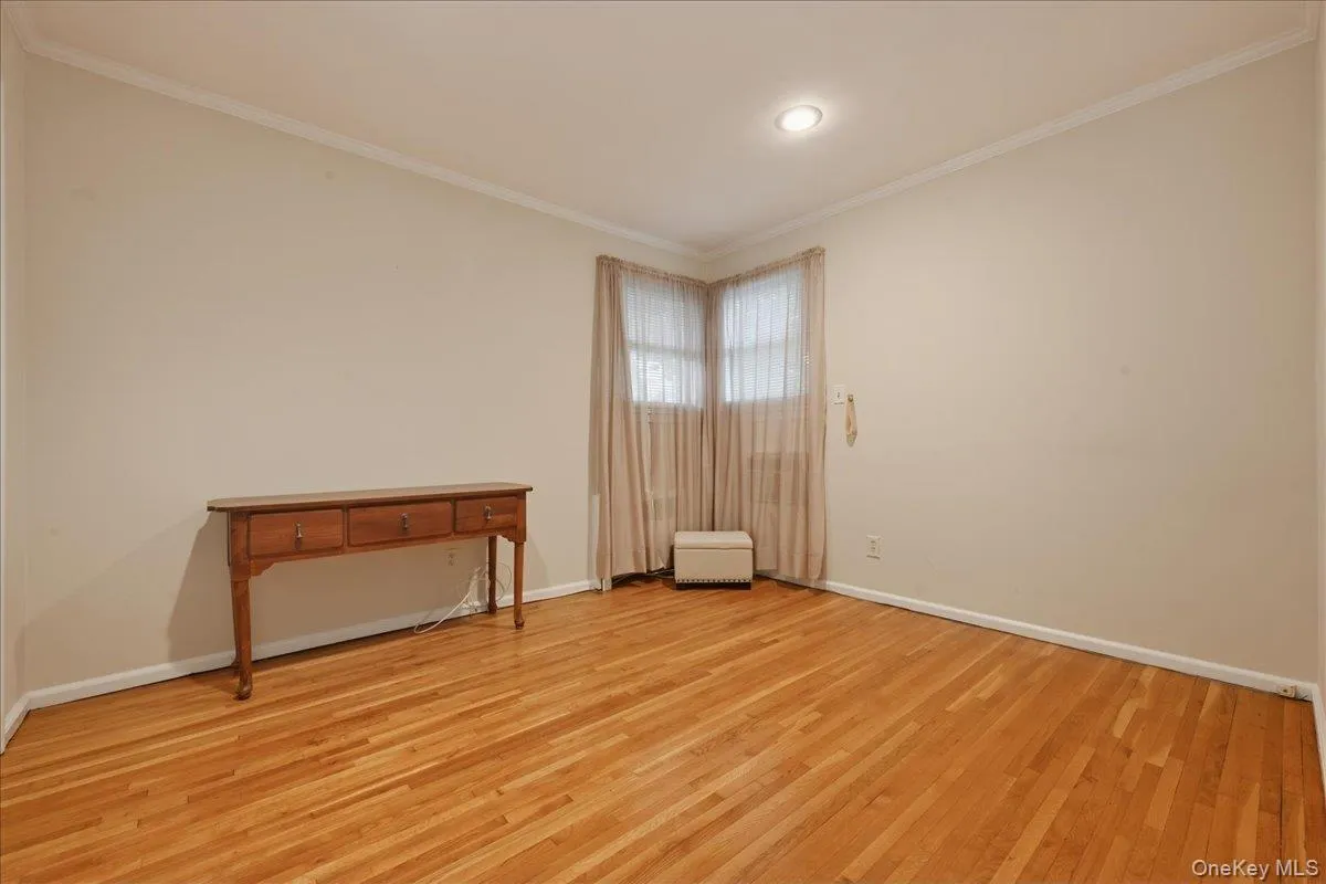 17 Avon Road, Oyster Bay, NY, 3 Bedrooms Bedrooms, 8 Rooms Rooms,3 BathroomsBathrooms,Residential,For Rent,Avon,0,1004743 17 Avon Road, Oyster Bay, NY, 3 Bedrooms Bedrooms, 8 Rooms Rooms,3 BathroomsBathrooms,Residential,For Rent,Avon,0,1004743