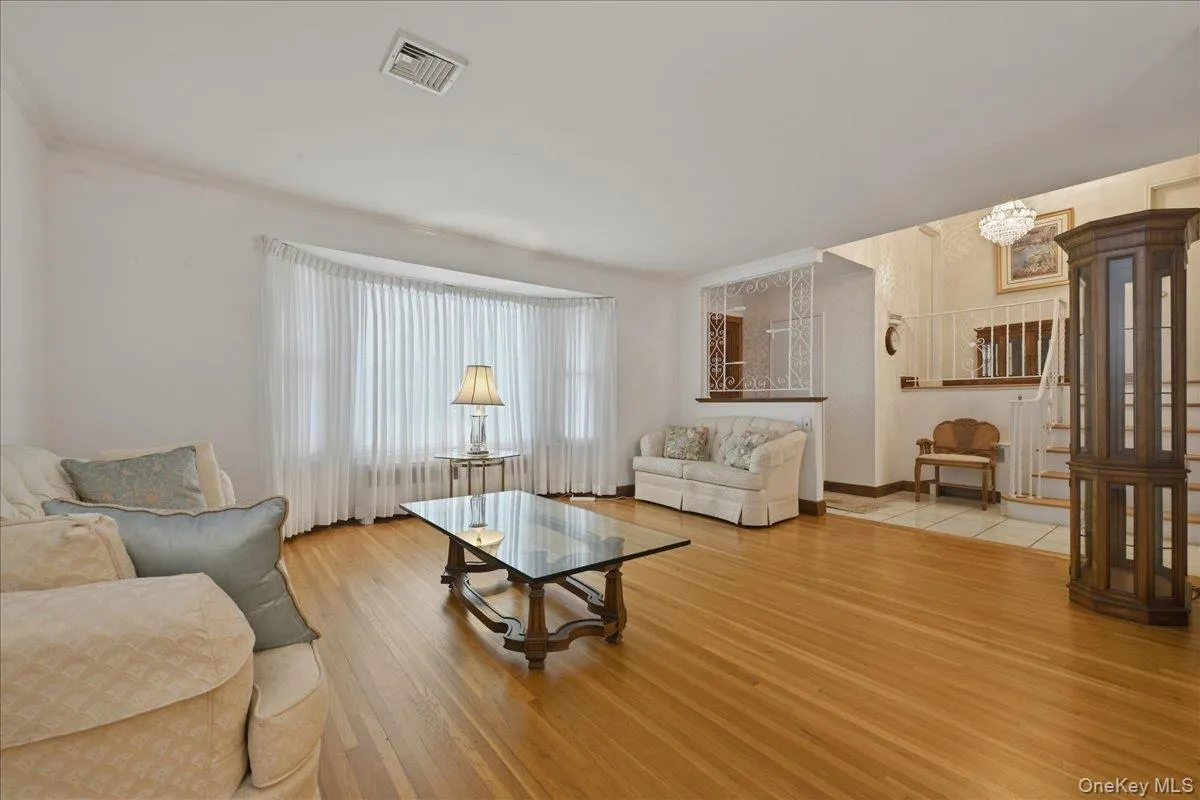 17 Avon Road, Oyster Bay, NY, 3 Bedrooms Bedrooms, 8 Rooms Rooms,3 BathroomsBathrooms,Residential,For Rent,Avon,0,1004743 17 Avon Road, Oyster Bay, NY, 3 Bedrooms Bedrooms, 8 Rooms Rooms,3 BathroomsBathrooms,Residential,For Rent,Avon,0,1004743
