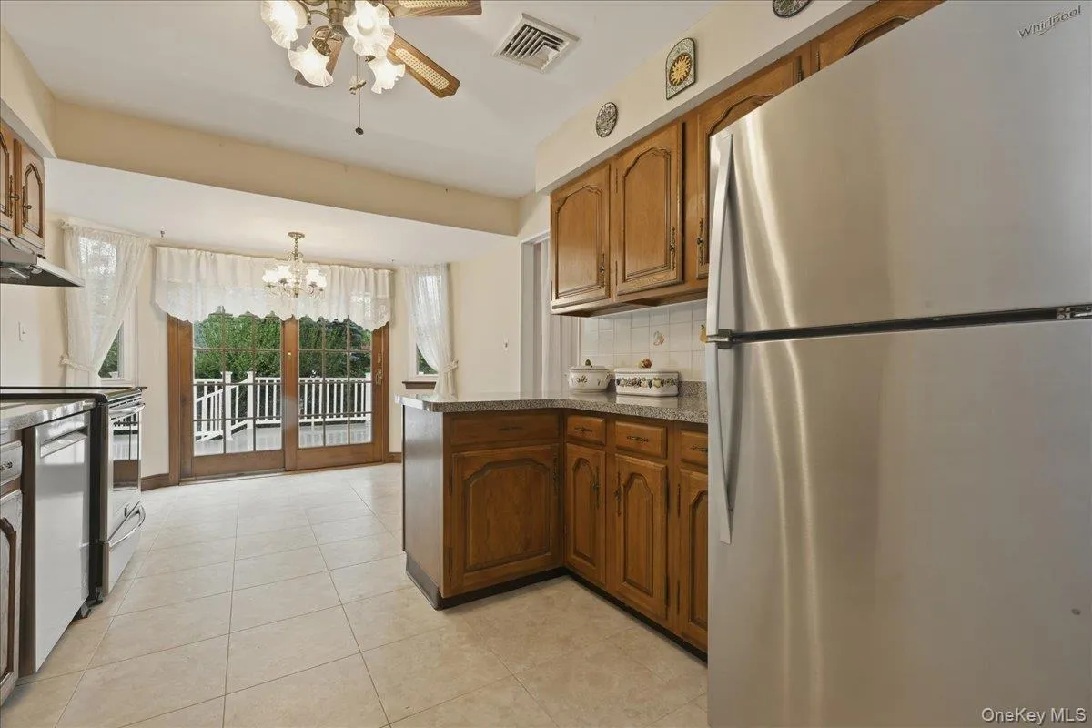 17 Avon Road, Oyster Bay, NY, 3 Bedrooms Bedrooms, 8 Rooms Rooms,3 BathroomsBathrooms,Residential,For Rent,Avon,0,1004743 17 Avon Road, Oyster Bay, NY, 3 Bedrooms Bedrooms, 8 Rooms Rooms,3 BathroomsBathrooms,Residential,For Rent,Avon,0,1004743