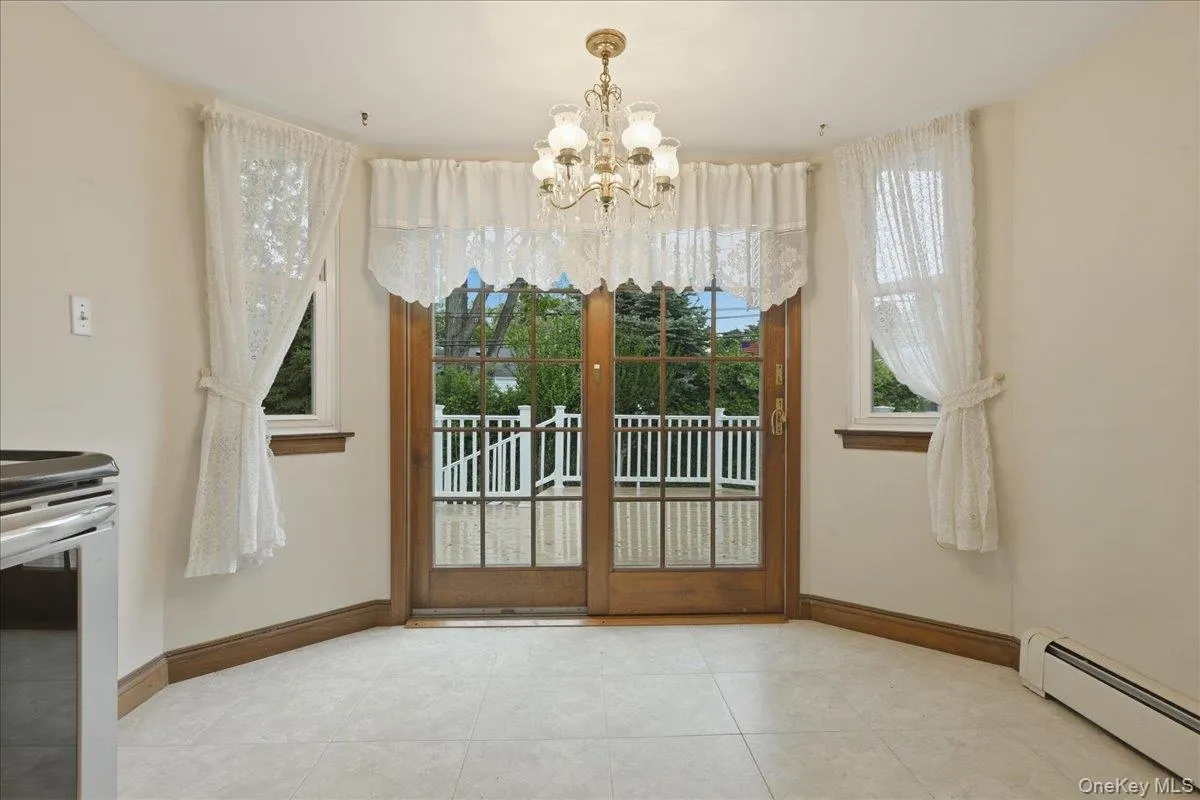 17 Avon Road, Oyster Bay, NY, 3 Bedrooms Bedrooms, 8 Rooms Rooms,3 BathroomsBathrooms,Residential,For Rent,Avon,0,1004743 17 Avon Road, Oyster Bay, NY, 3 Bedrooms Bedrooms, 8 Rooms Rooms,3 BathroomsBathrooms,Residential,For Rent,Avon,0,1004743