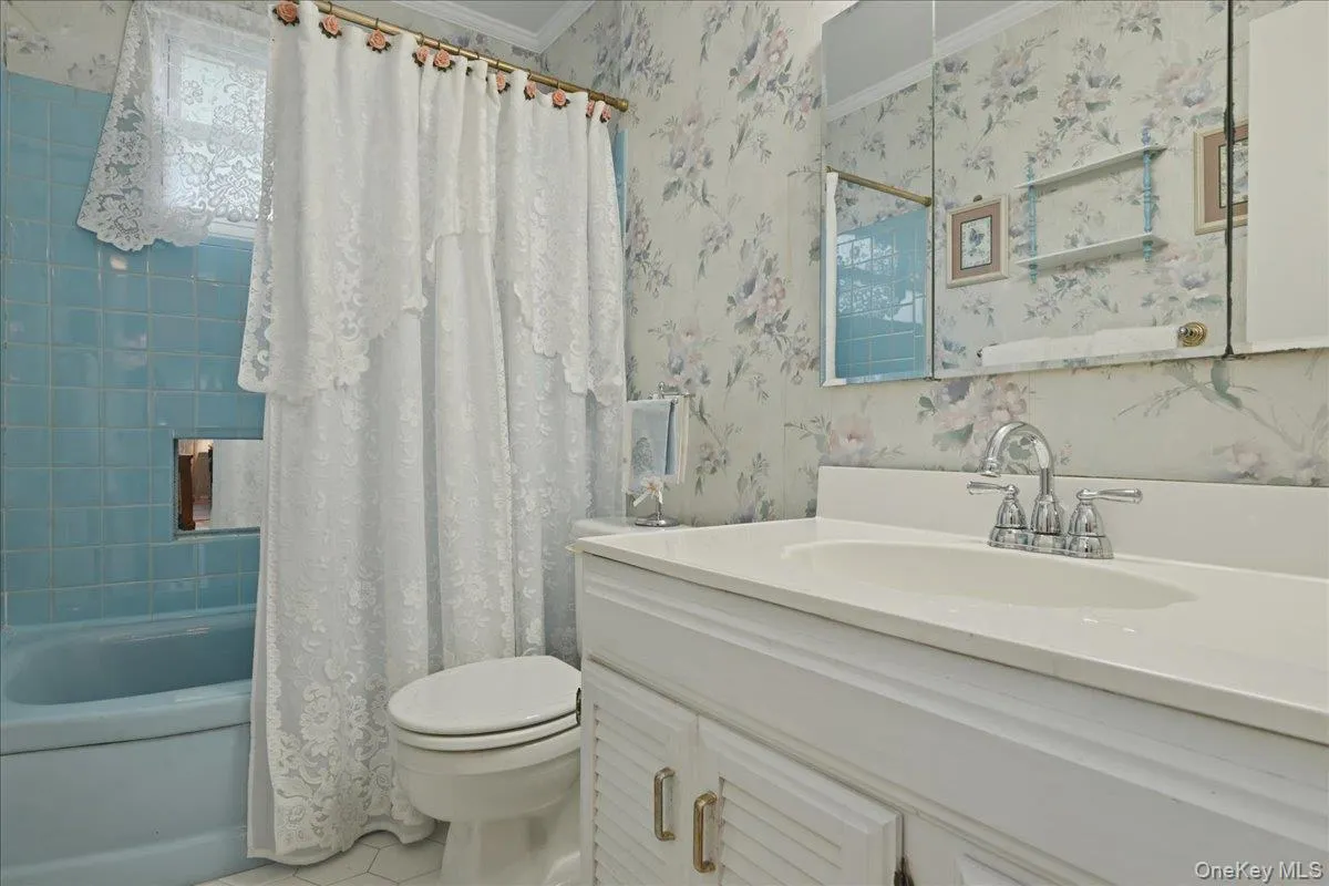 17 Avon Road, Oyster Bay, NY, 3 Bedrooms Bedrooms, 8 Rooms Rooms,3 BathroomsBathrooms,Residential,For Rent,Avon,0,1004743 17 Avon Road, Oyster Bay, NY, 3 Bedrooms Bedrooms, 8 Rooms Rooms,3 BathroomsBathrooms,Residential,For Rent,Avon,0,1004743