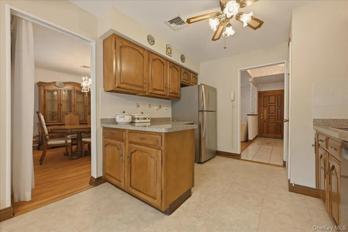 17 Avon Road, Oyster Bay, NY, 3 Bedrooms Bedrooms, 8 Rooms Rooms,3 BathroomsBathrooms,Residential,For Rent,Avon,0,1004743 17 Avon Road, Oyster Bay, NY, 3 Bedrooms Bedrooms, 8 Rooms Rooms,3 BathroomsBathrooms,Residential,For Rent,Avon,0,1004743