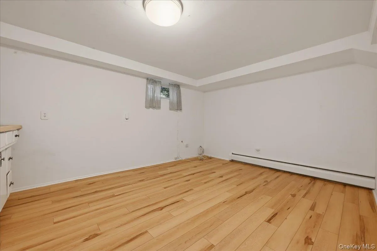 17 Avon Road, Oyster Bay, NY, 3 Bedrooms Bedrooms, 8 Rooms Rooms,3 BathroomsBathrooms,Residential,For Rent,Avon,0,1004743 17 Avon Road, Oyster Bay, NY, 3 Bedrooms Bedrooms, 8 Rooms Rooms,3 BathroomsBathrooms,Residential,For Rent,Avon,0,1004743