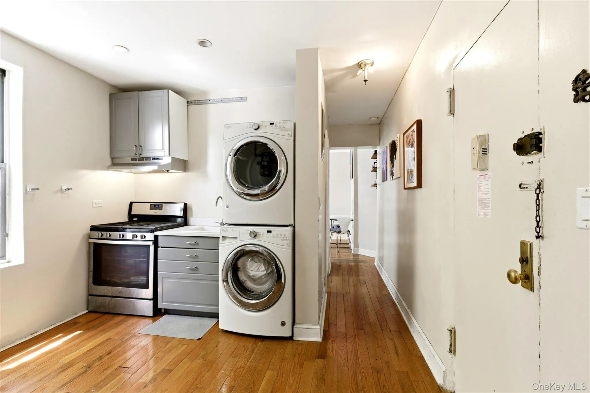501 156th Street, New York, NY, 2 Bedrooms Bedrooms, 4 Rooms Rooms,1 BathroomBathrooms,Residential,For Rent,156th,0,1004745 501 156th Street, New York, NY, 2 Bedrooms Bedrooms, 4 Rooms Rooms,1 BathroomBathrooms,Residential,For Rent,156th,0,1004745
