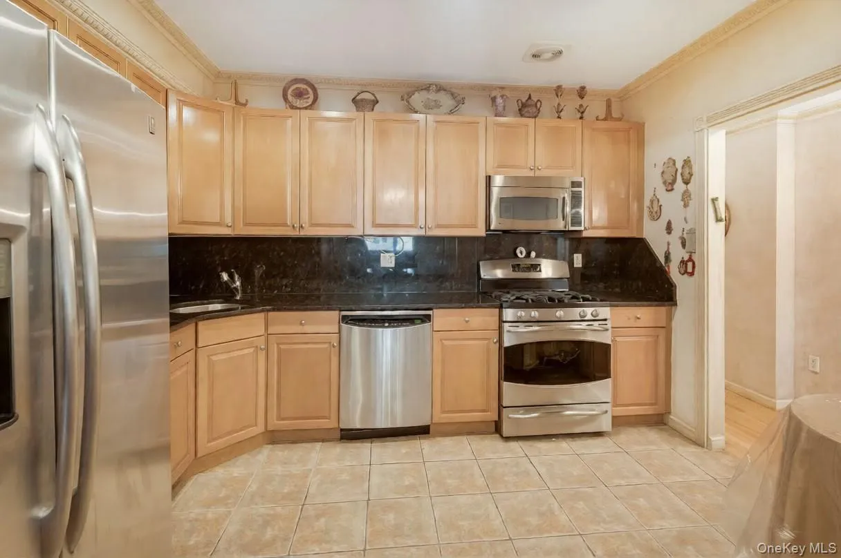 1513 Royce Street, New York, NY, 3 Bedrooms Bedrooms, 6 Rooms Rooms,2 BathroomsBathrooms,Residential,For Rent,Royce,0,1004747 1513 Royce Street, New York, NY, 3 Bedrooms Bedrooms, 6 Rooms Rooms,2 BathroomsBathrooms,Residential,For Rent,Royce,0,1004747
