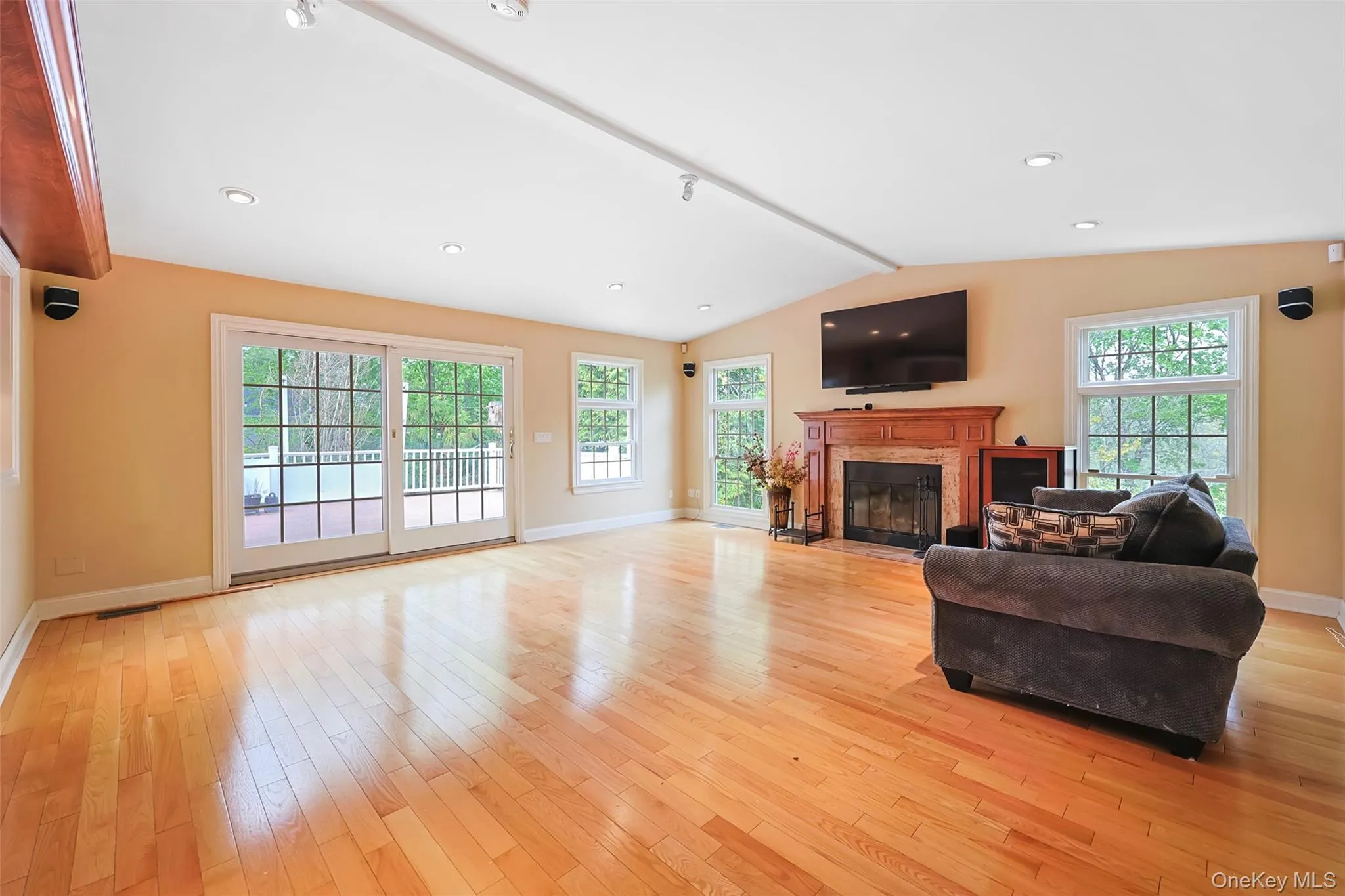 24 Timberline Drive, Huntington, NY, 4 Bedrooms Bedrooms, 9 Rooms Rooms,5 BathroomsBathrooms,Residential,For Rent,Timberline,0,1004754 24 Timberline Drive, Huntington, NY, 4 Bedrooms Bedrooms, 9 Rooms Rooms,5 BathroomsBathrooms,Residential,For Rent,Timberline,0,1004754