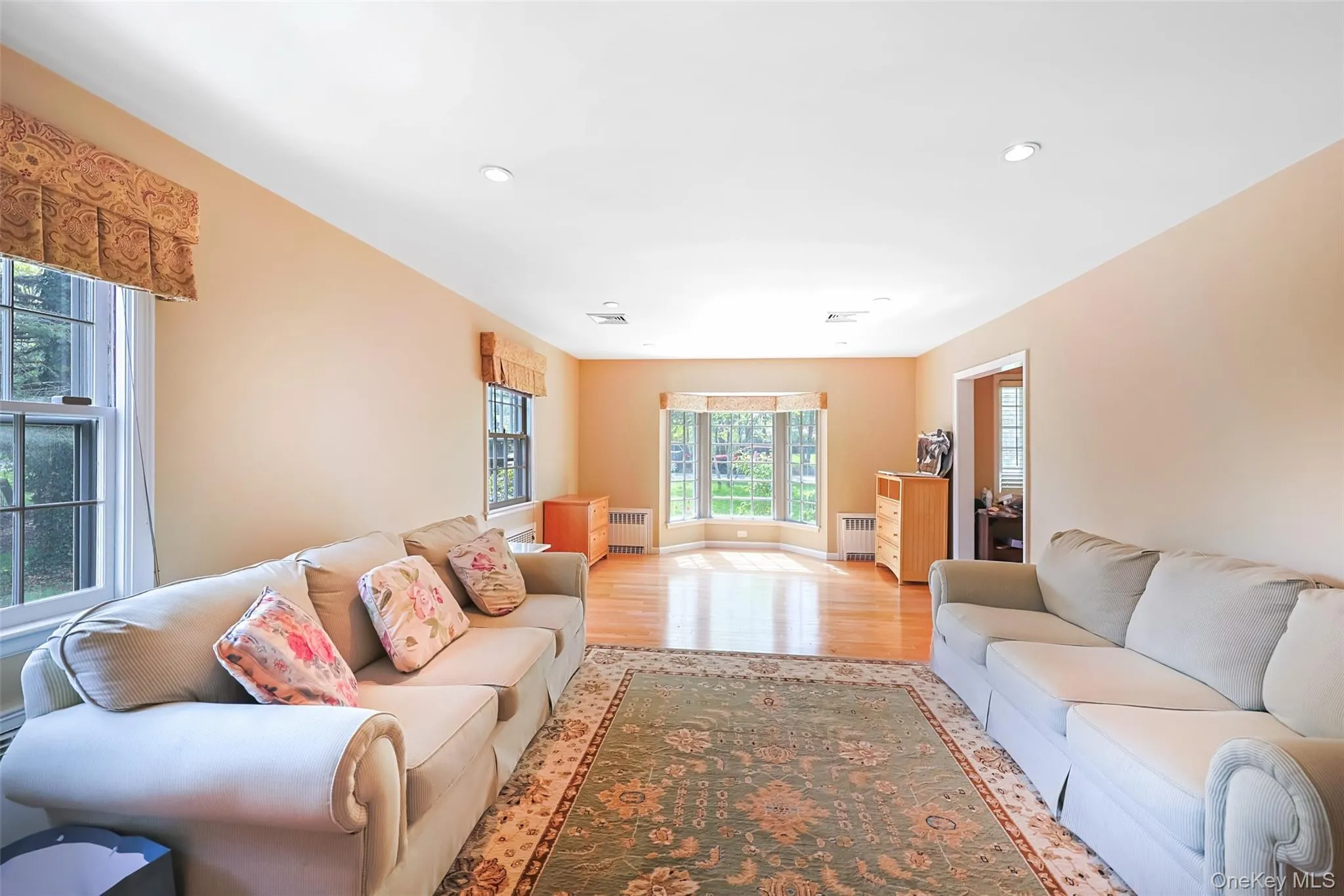 24 Timberline Drive, Huntington, NY, 4 Bedrooms Bedrooms, 9 Rooms Rooms,5 BathroomsBathrooms,Residential,For Rent,Timberline,0,1004754 24 Timberline Drive, Huntington, NY, 4 Bedrooms Bedrooms, 9 Rooms Rooms,5 BathroomsBathrooms,Residential,For Rent,Timberline,0,1004754